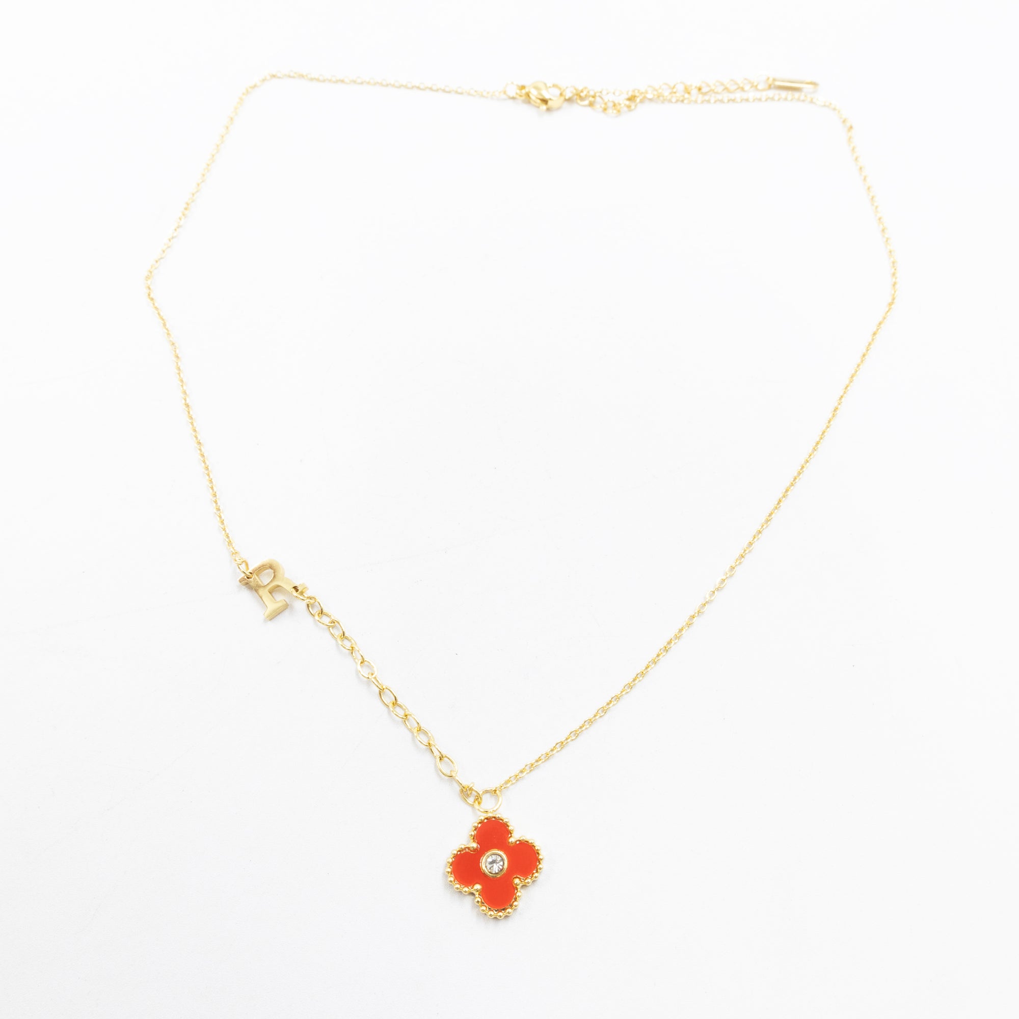 Collar de Dije de Trebol y letra P, R, S M5 Oro Laminado