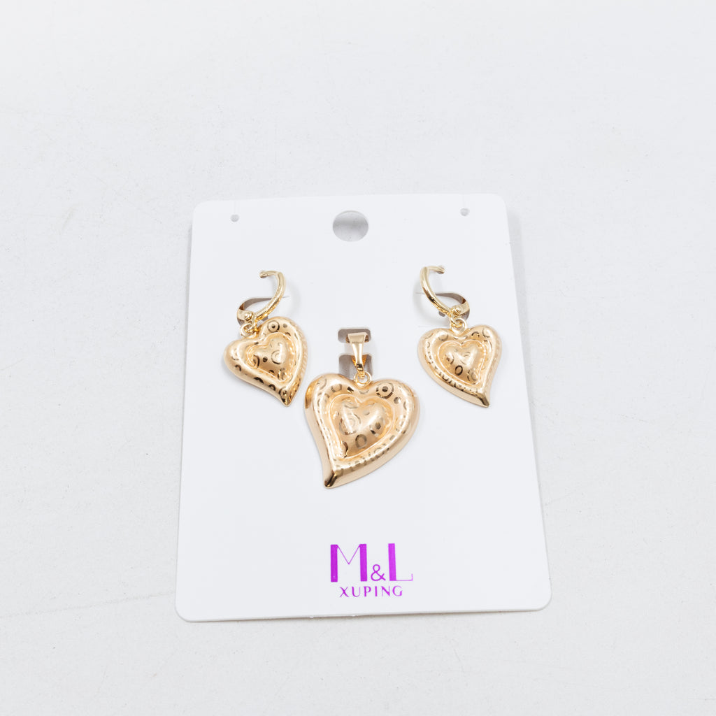 Conjunto de de Aretes y Dije M4 Oro Laminado