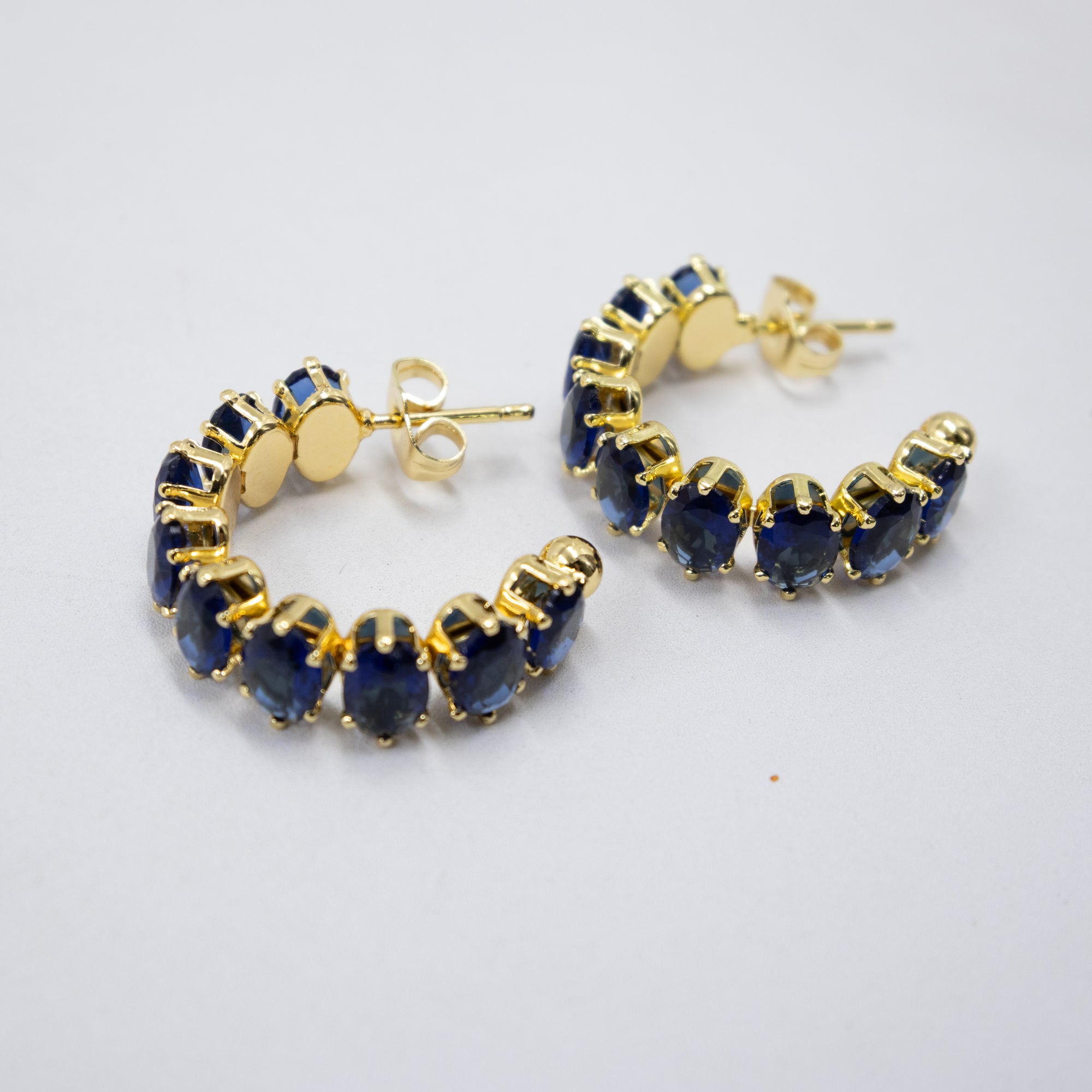 Aretes Dorados con piedras de color M3 Oro Laminado