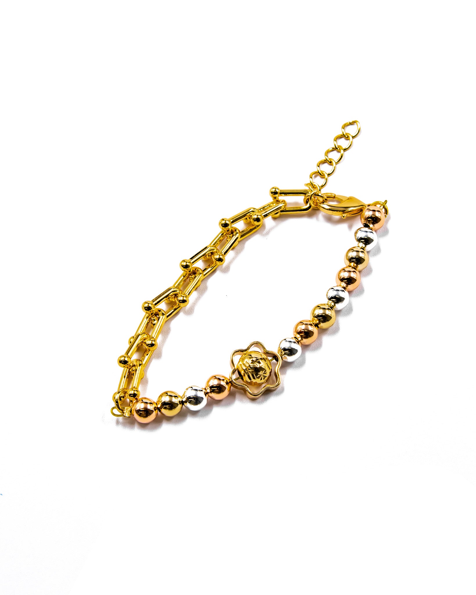 Pulsera Dorada con cuentas y dije - M3 Oro Laminado