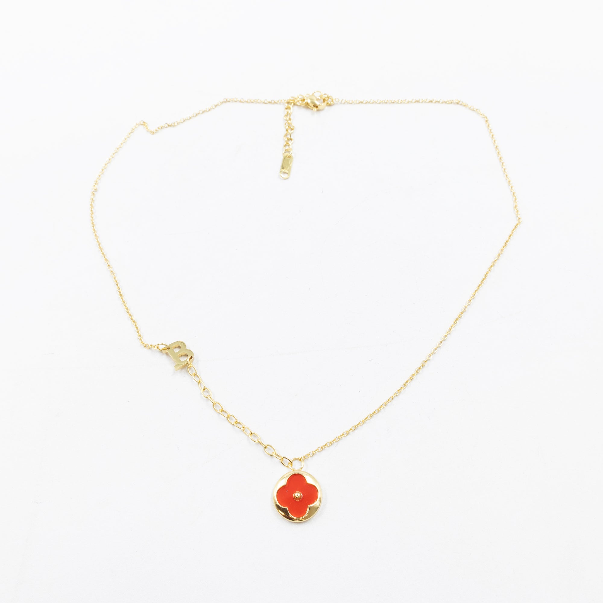 Collares Dorados con dijes de letra A,B,C y dije de Trebol M1 Oro Laminado