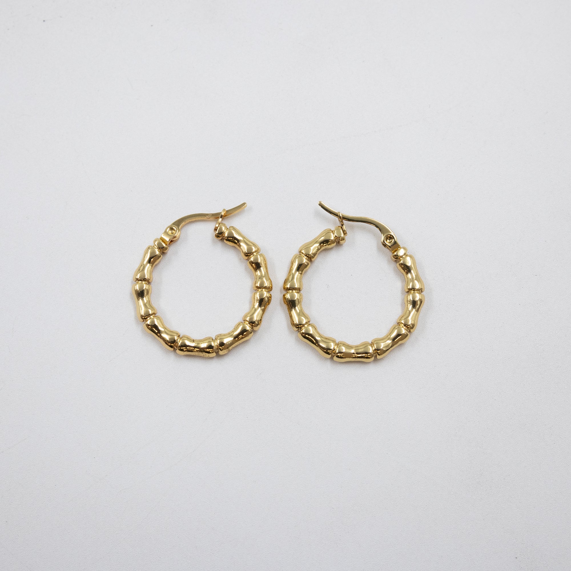 Aretes Dorados Chicos M5 Oro Laminado