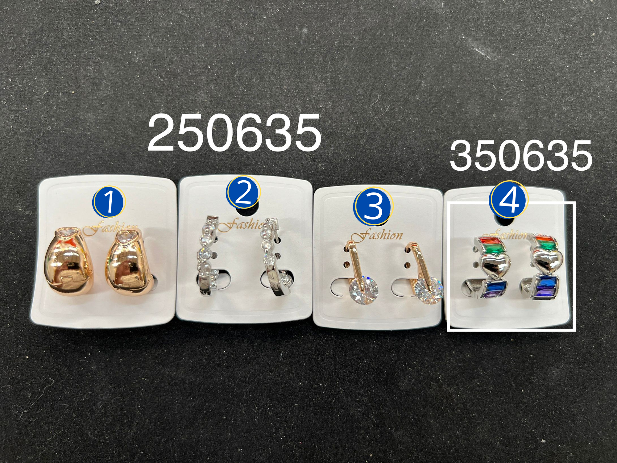 [05/AGOSTO/26] Aretes Dorados con piedras M5 Oro Laminado