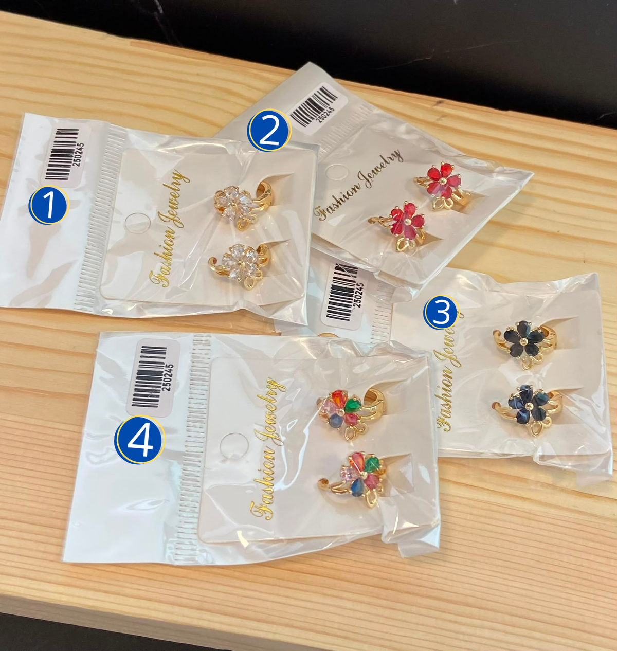 [12/SEPTIEMBRE/26] Aretes Dorados Huggies M13 Oro Laminado