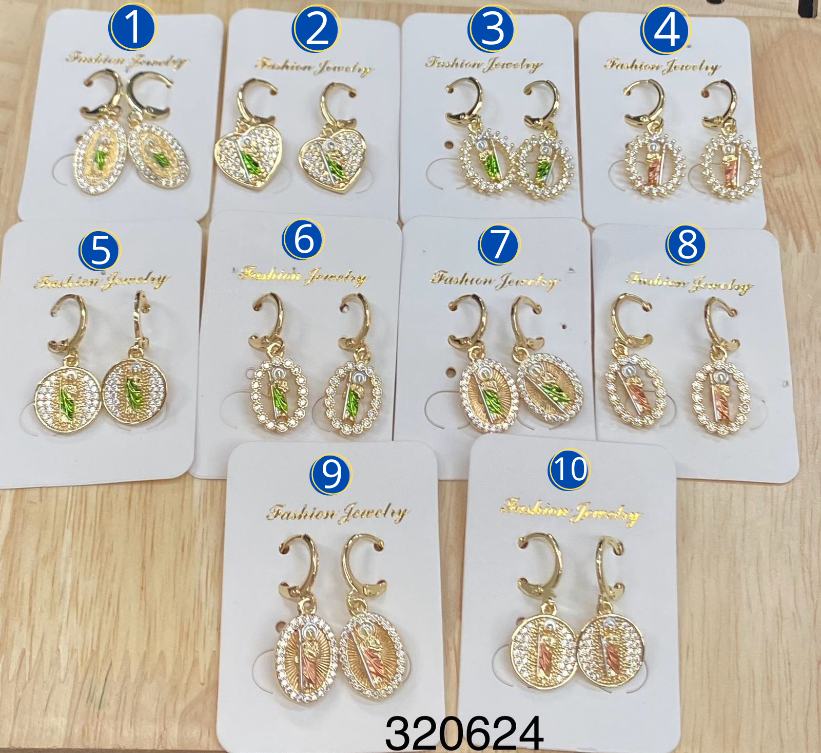 Aretes Dorados Religiosos M1 Oro Laminado