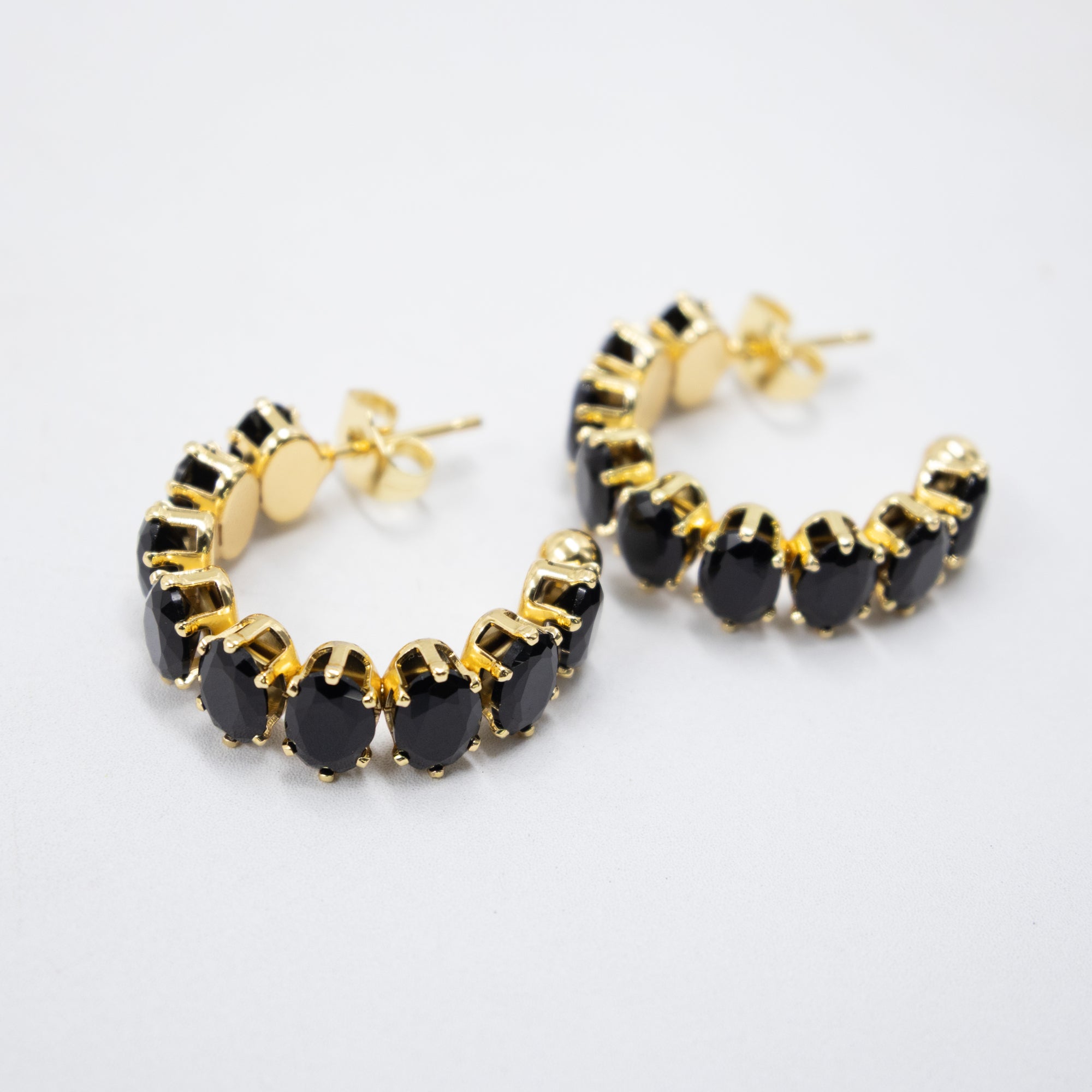 Aretes Dorados con piedras de color M3 Oro Laminado
