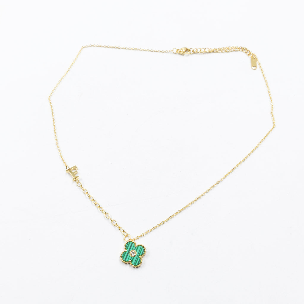 Collar de Dije de Trebol y letra D,E,F  M2 Oro Laminado