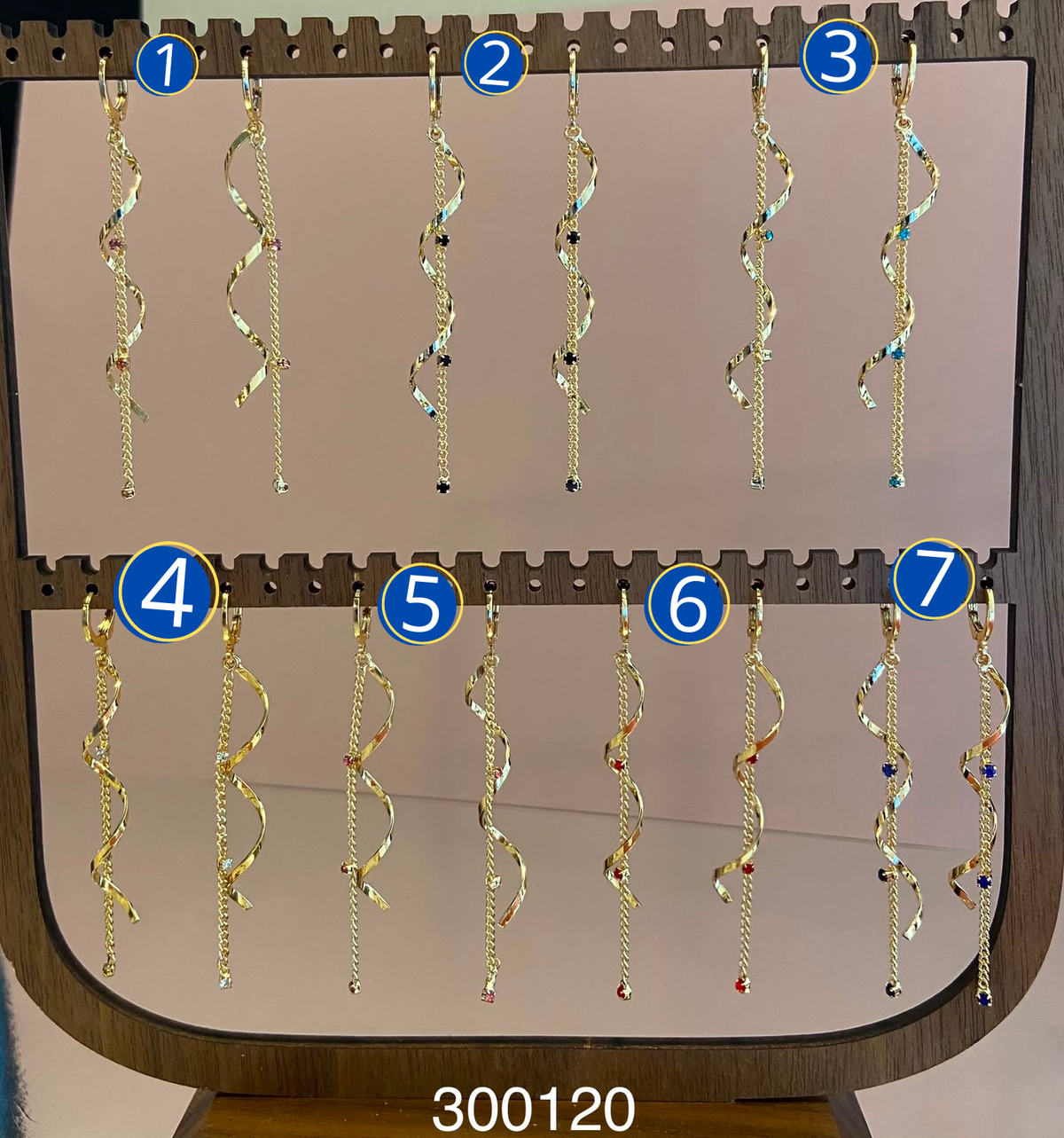 [12/SEPTIEMBRE/26] Aretes Largos Dorados M6 Oro Laminado