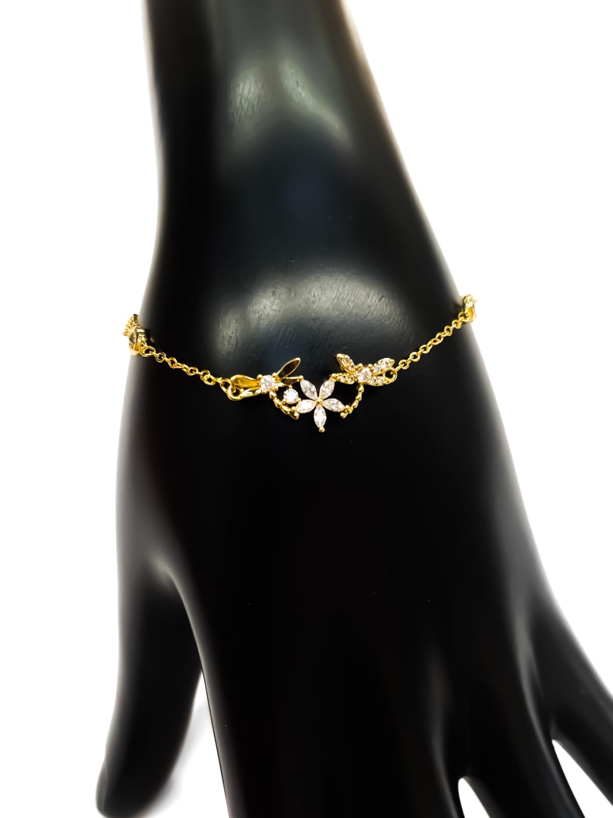 Pulsera de piedras con dije - M1 Oro Laminado