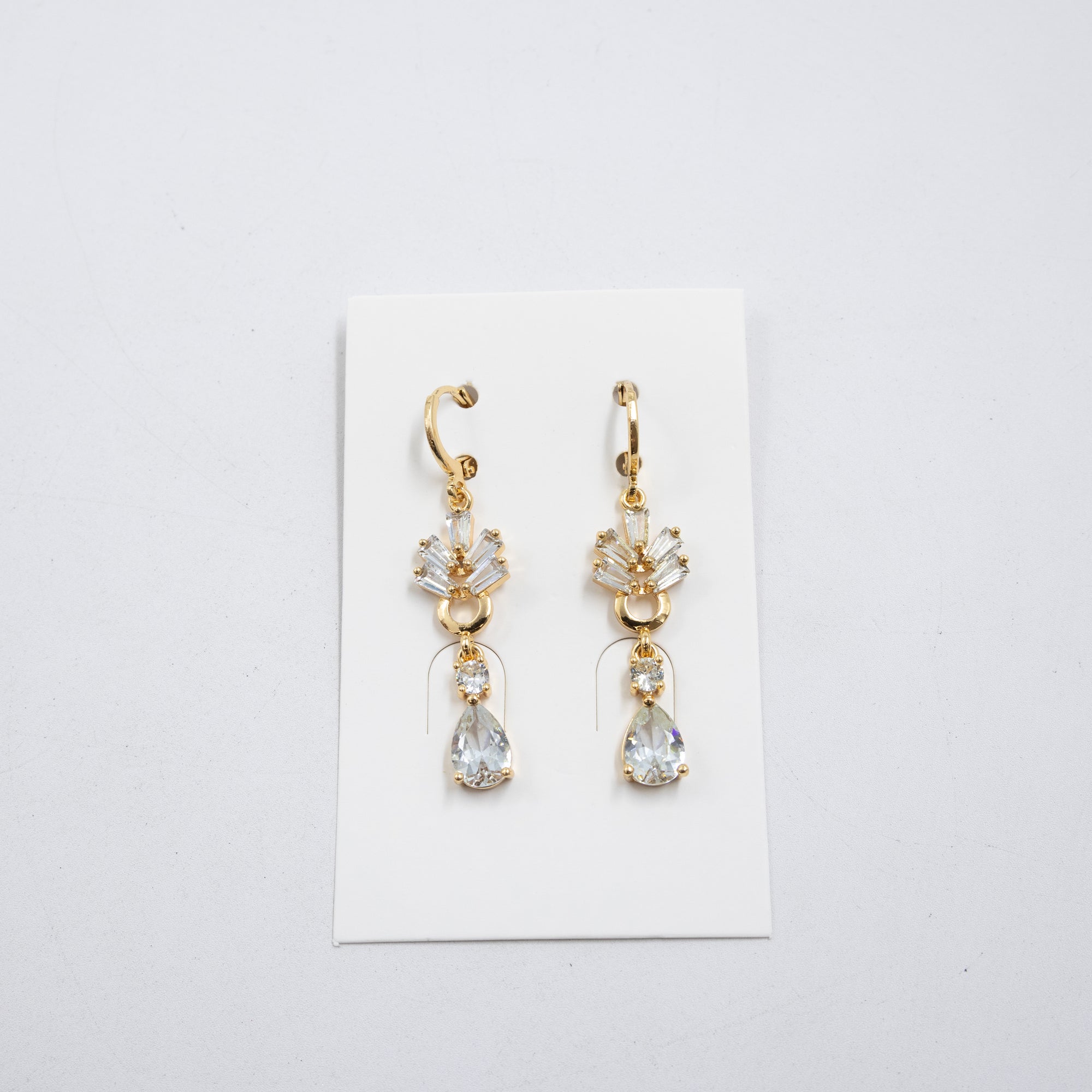 Aretes Largos Dorados con piedras M5 Oro Laminado