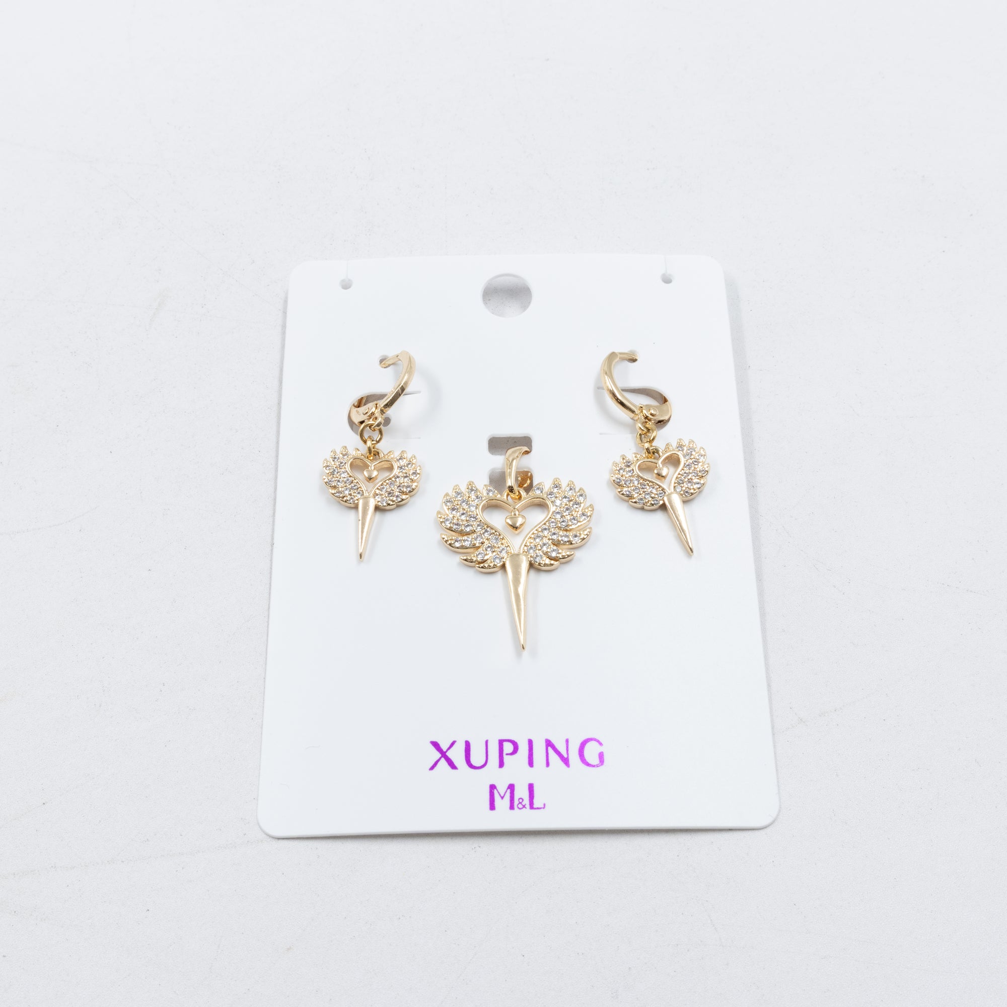 Conjunto de de Aretes y Dije M8 Oro Laminado