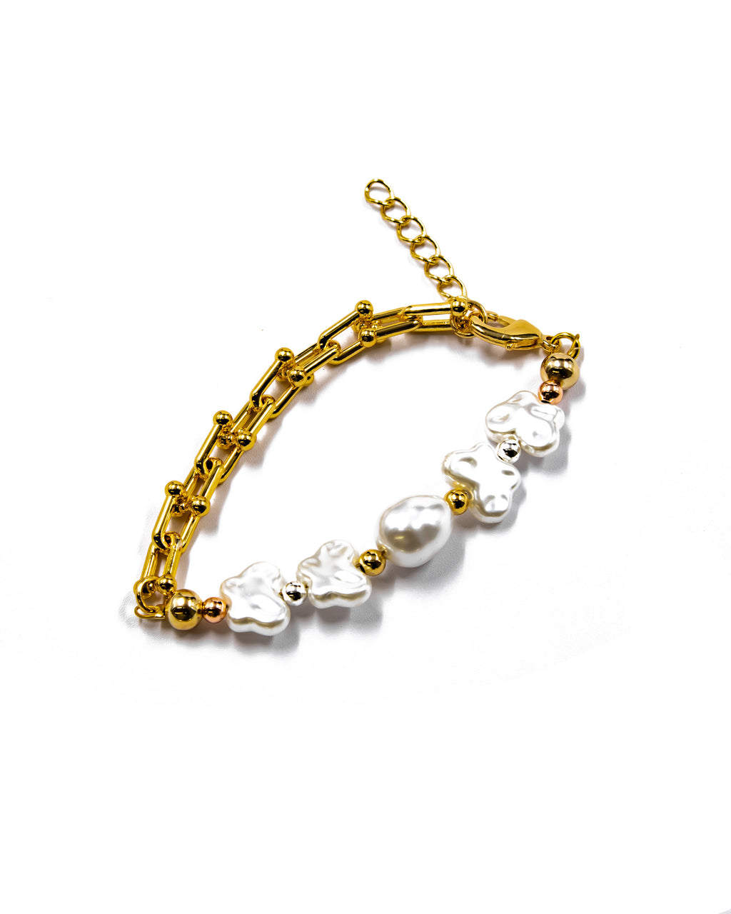 Pulsera Dorada con cuentas y dije - M2 Oro Laminado