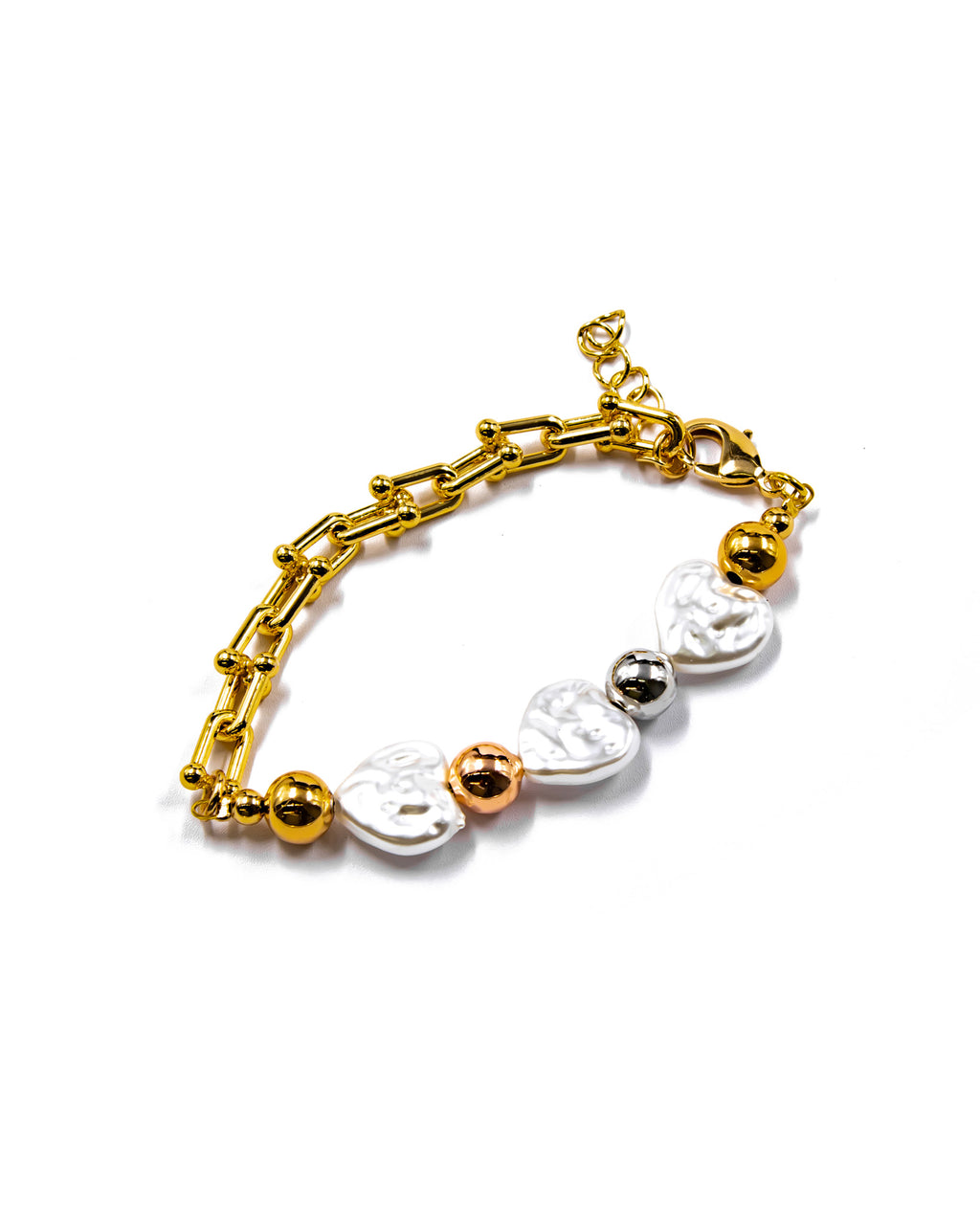 Pulsera Dorada con cuentas y dije - M3 Oro Laminado