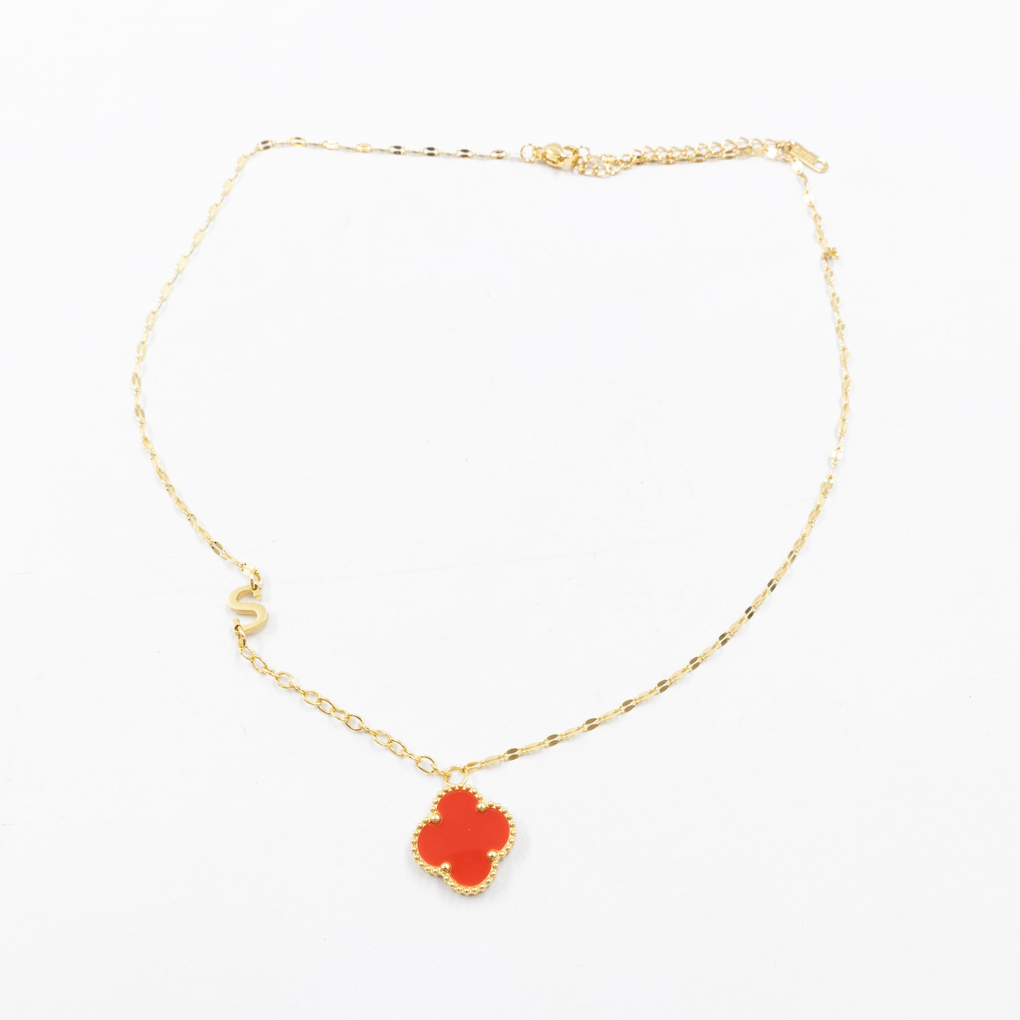 Collares Dorados con dijes de letra P, R, S y dije de Trebol M5 Oro Laminado