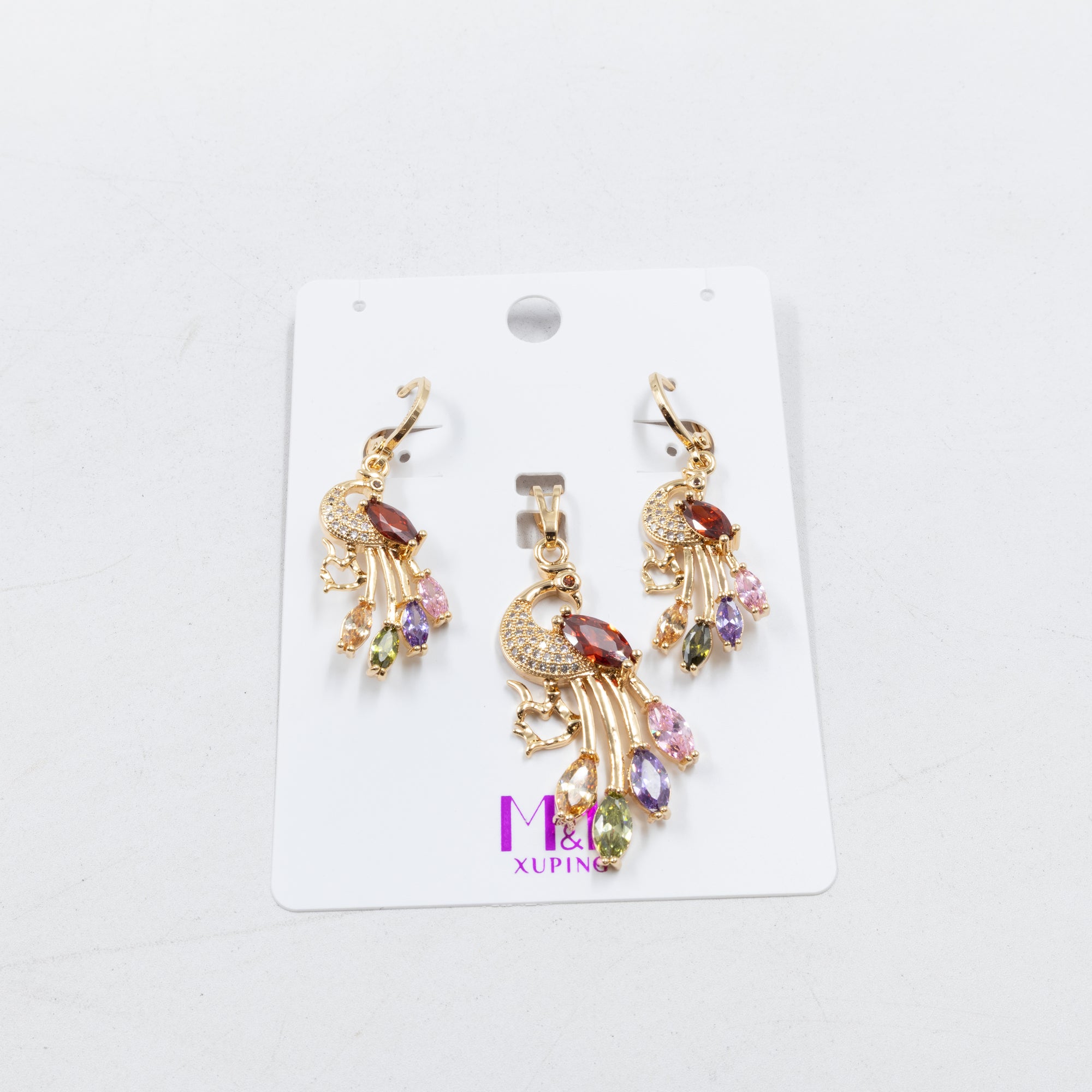 Conjunto de de Aretes y Dije M7 Oro Laminado