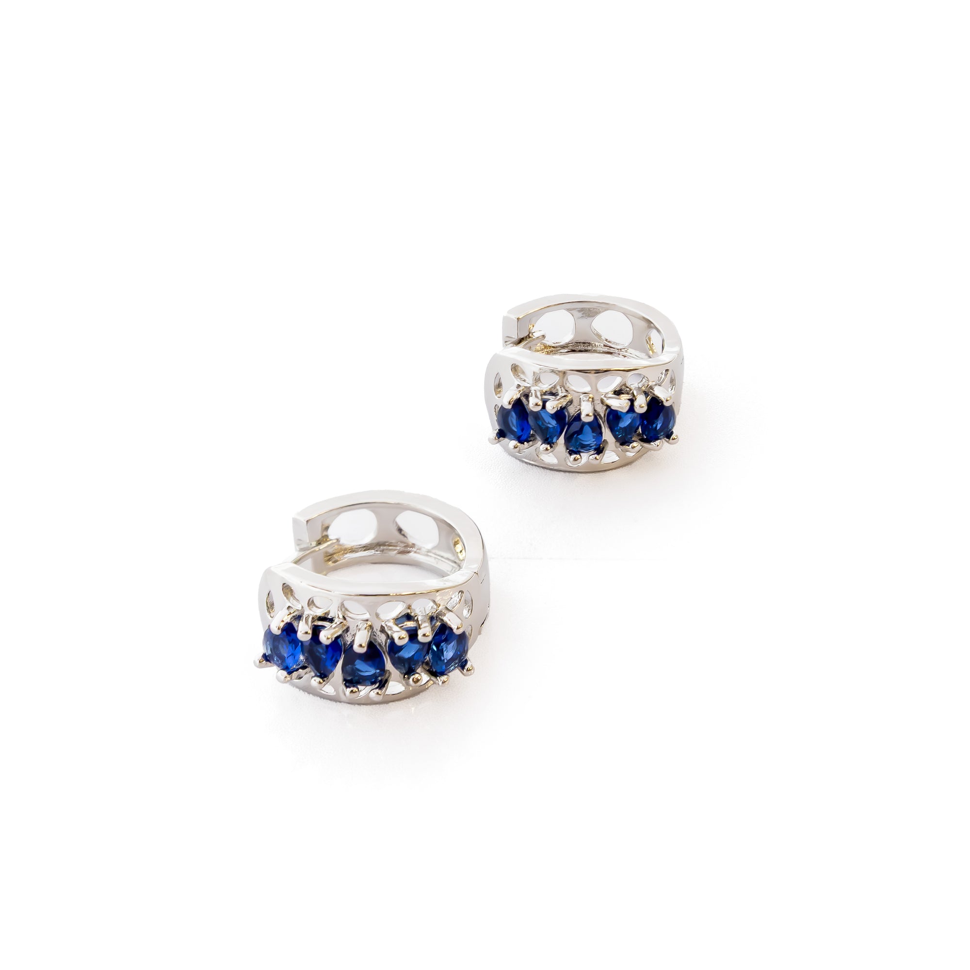 Aretes Plateados Huggies con Piedras Diferentes Colores M18 Oro Laminado