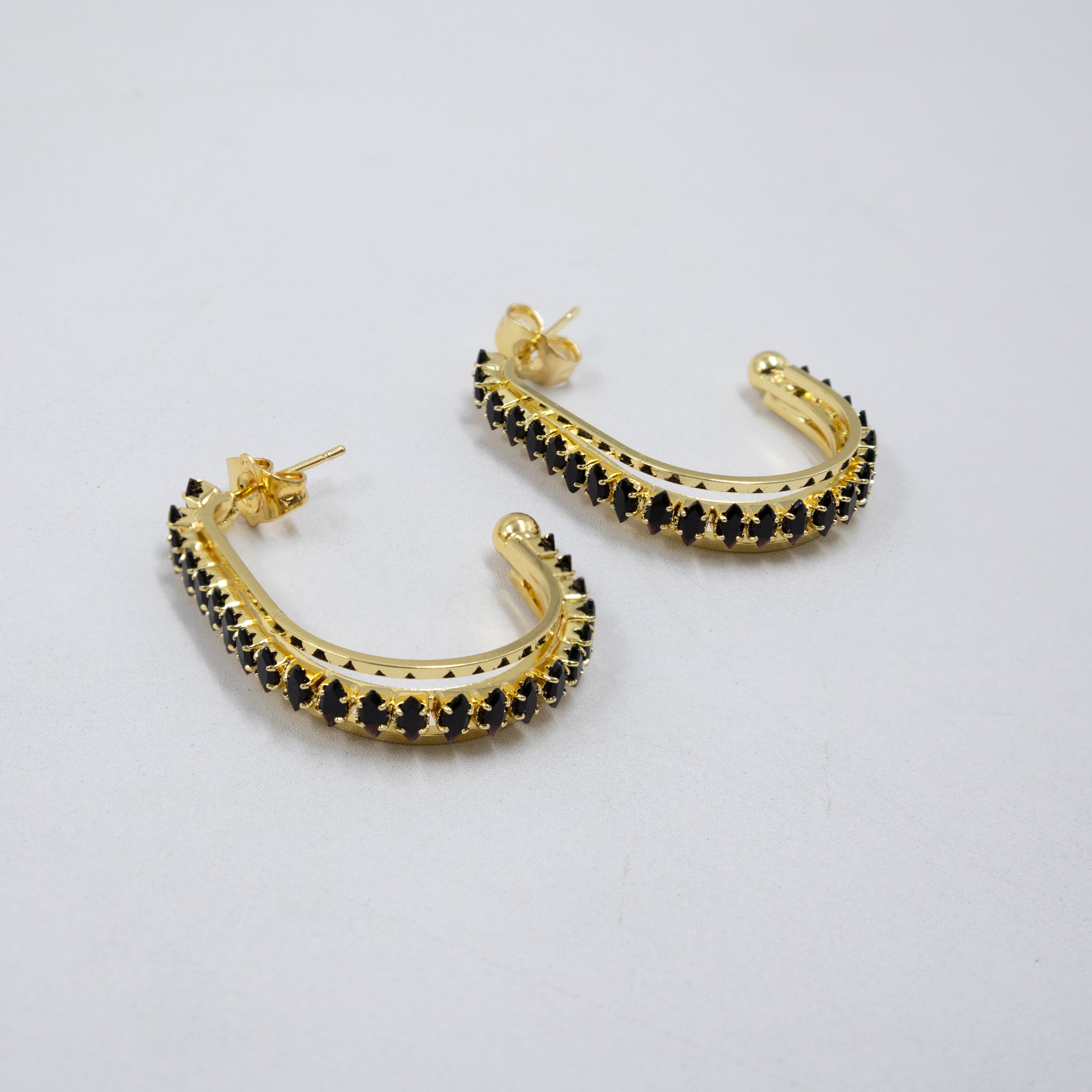 Aretes Dorados con piedras de color M9 Oro Laminado