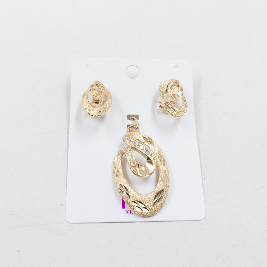 Conjunto de de Aretes y Dije M11 Oro Laminado