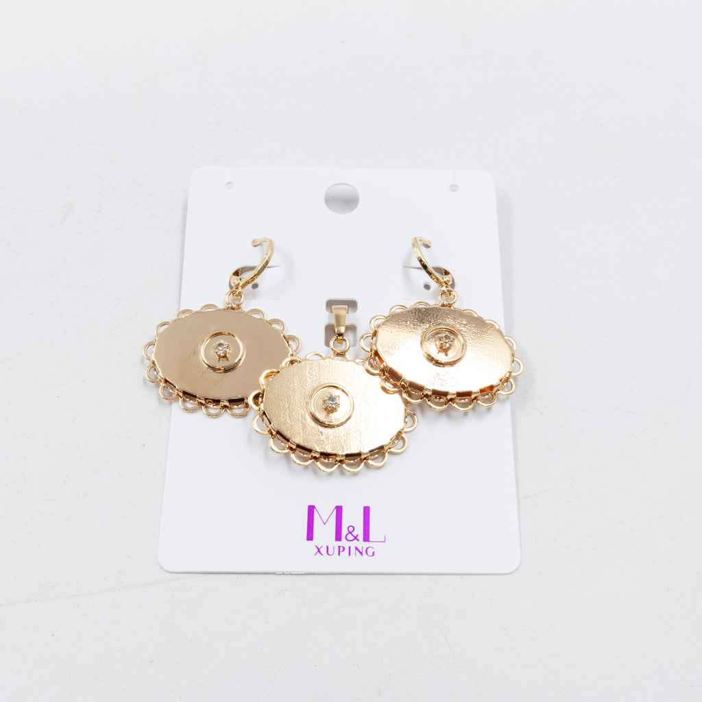Conjunto de de Aretes y Dije M4 Oro Laminado