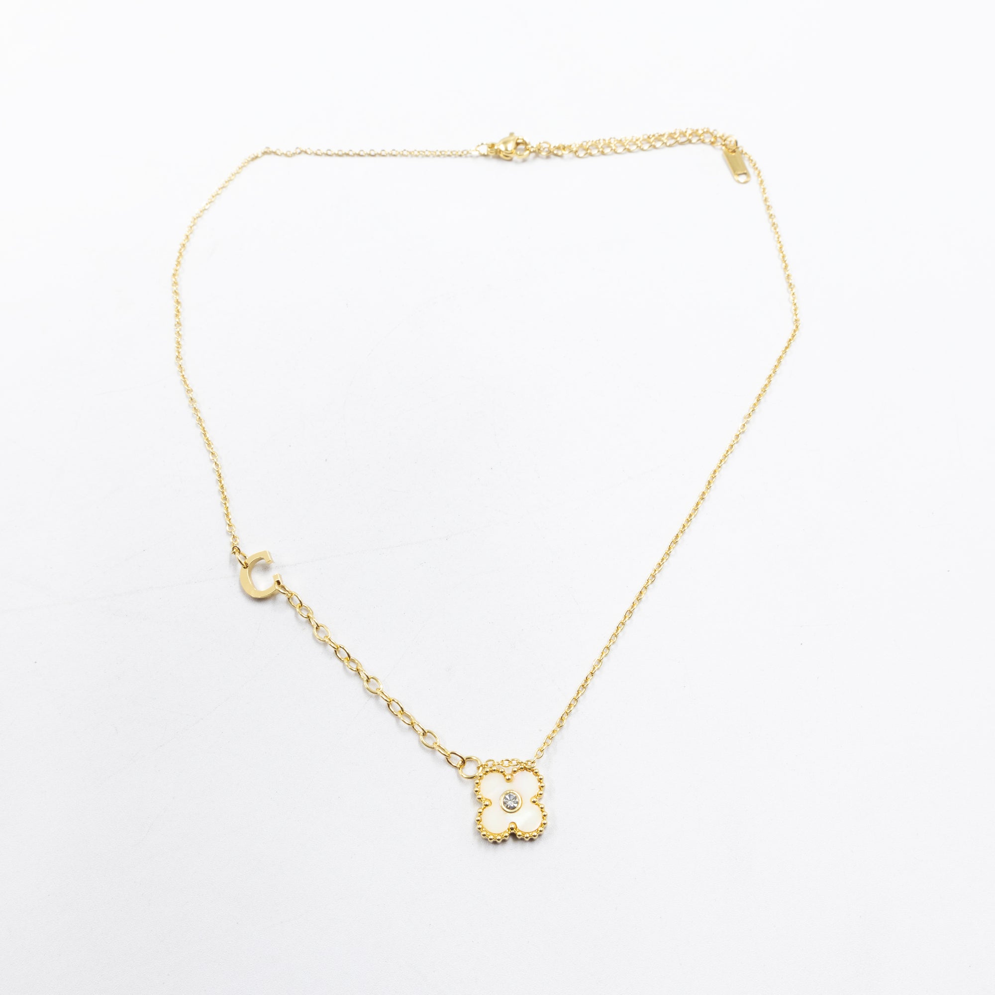 Collar de Dije de Trebol y letra A, B, C M1 Oro Lamnado