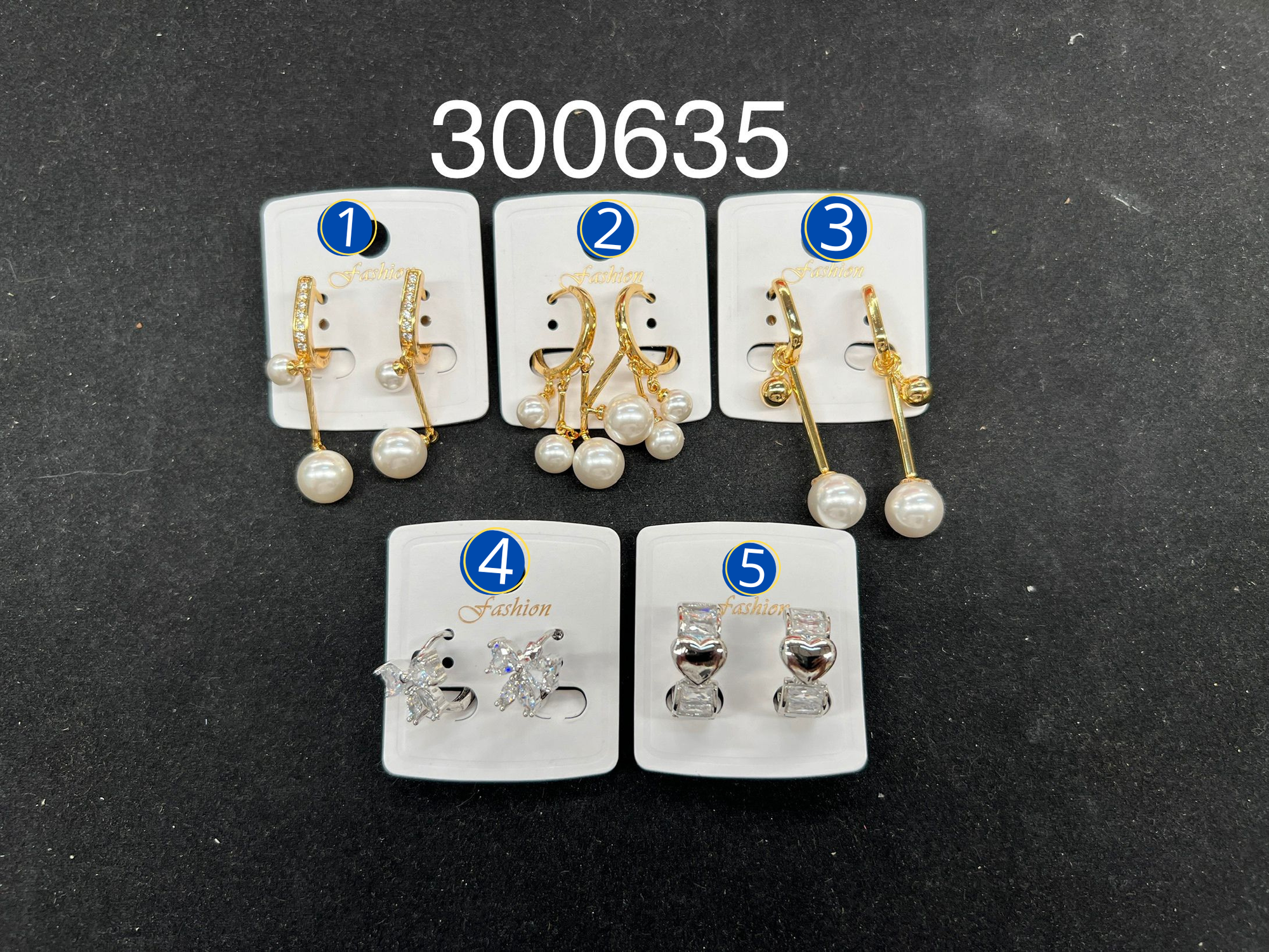 [05/AGOSTO/26] Aretes Dorados con piedras M6 Oro Laminado