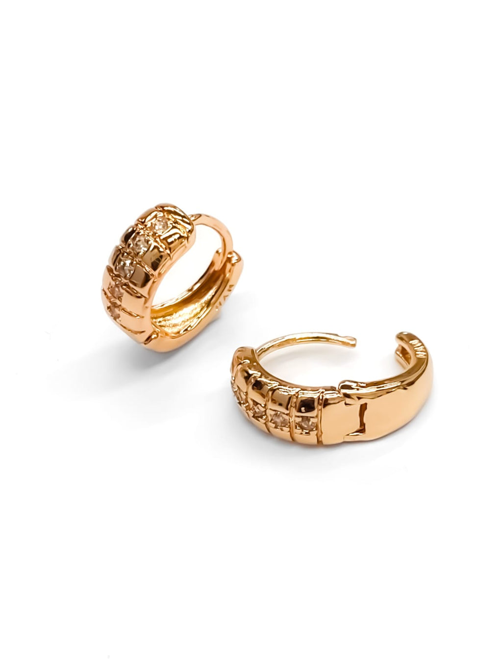 ARETES HUGGIES M5 - ORO LAMINADO