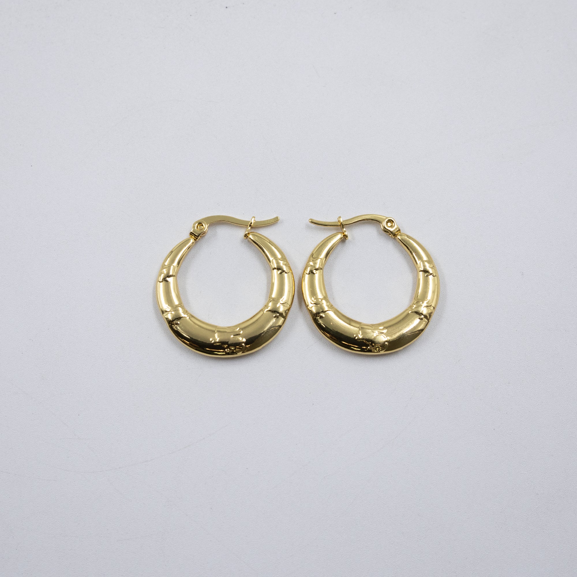 Aretes Dorados Chicos M4 Oro Laminado