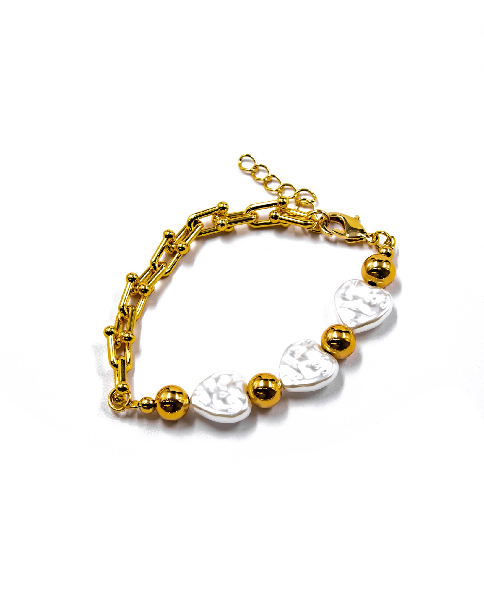 Pulsera Dorada con cuentas y dije - M3 Oro Laminado