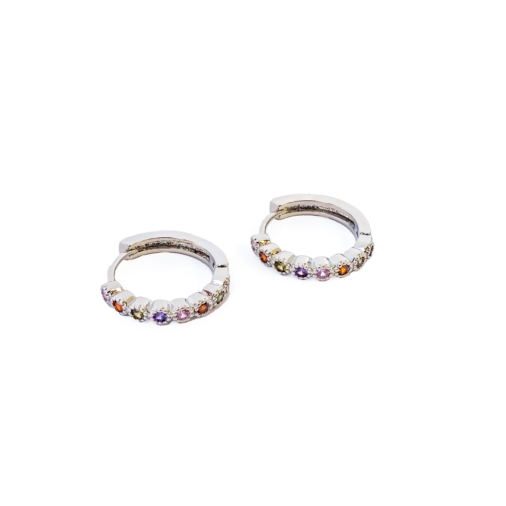Aretes Plateados Huggies con Piedras Multicolor M7 Oro Laminado