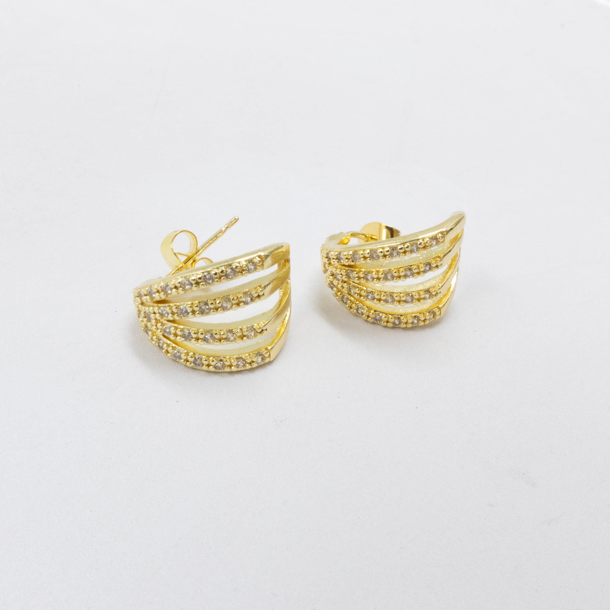 Aretes Dorados Caja 2 01/06/26 M2 Oro Laminado