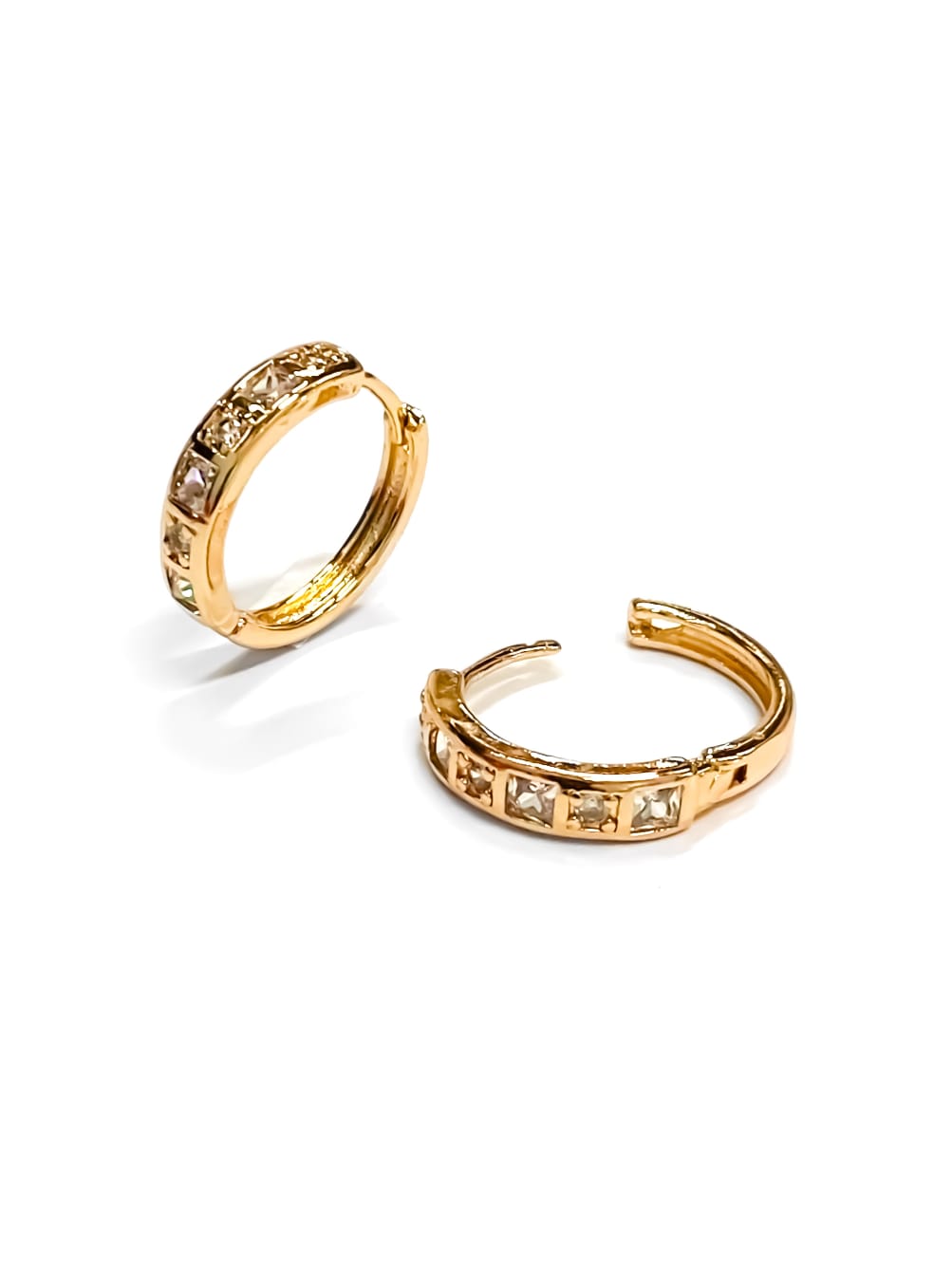ARETES HUGGIES M8 - ORO LAMINADO
