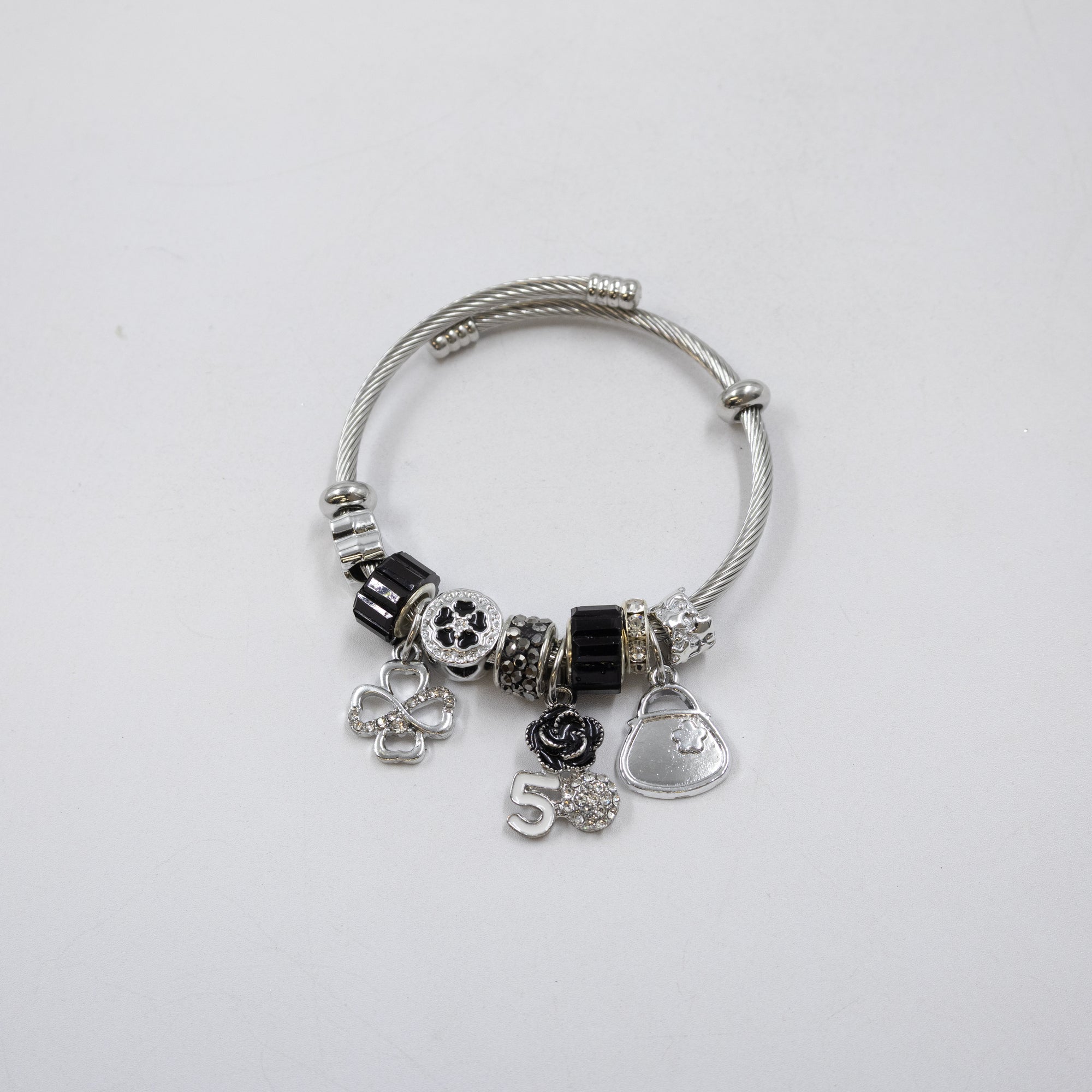 Pulsera tipo Pandora Plateados M11 Oro Laminado
