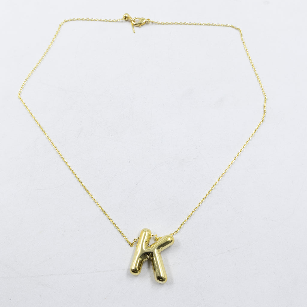 Collar Dorado con Dije de letras Grandes M1 Oro Laminado