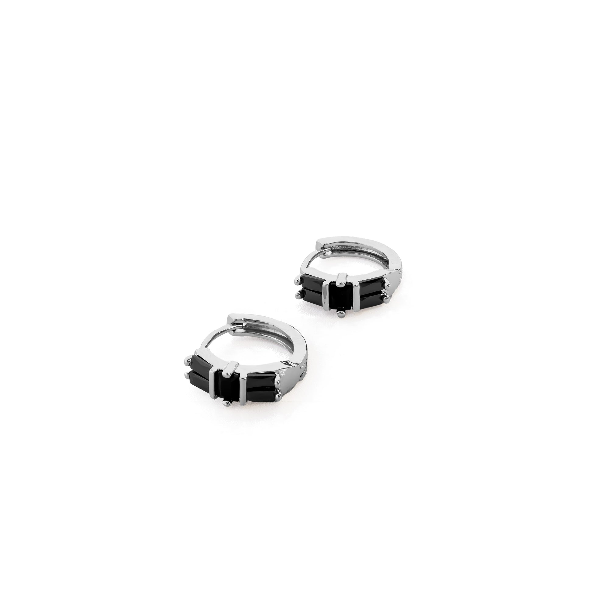 Aretes Plateados Huggies con Piedras Diferentes Colores M15 Oro Laminado