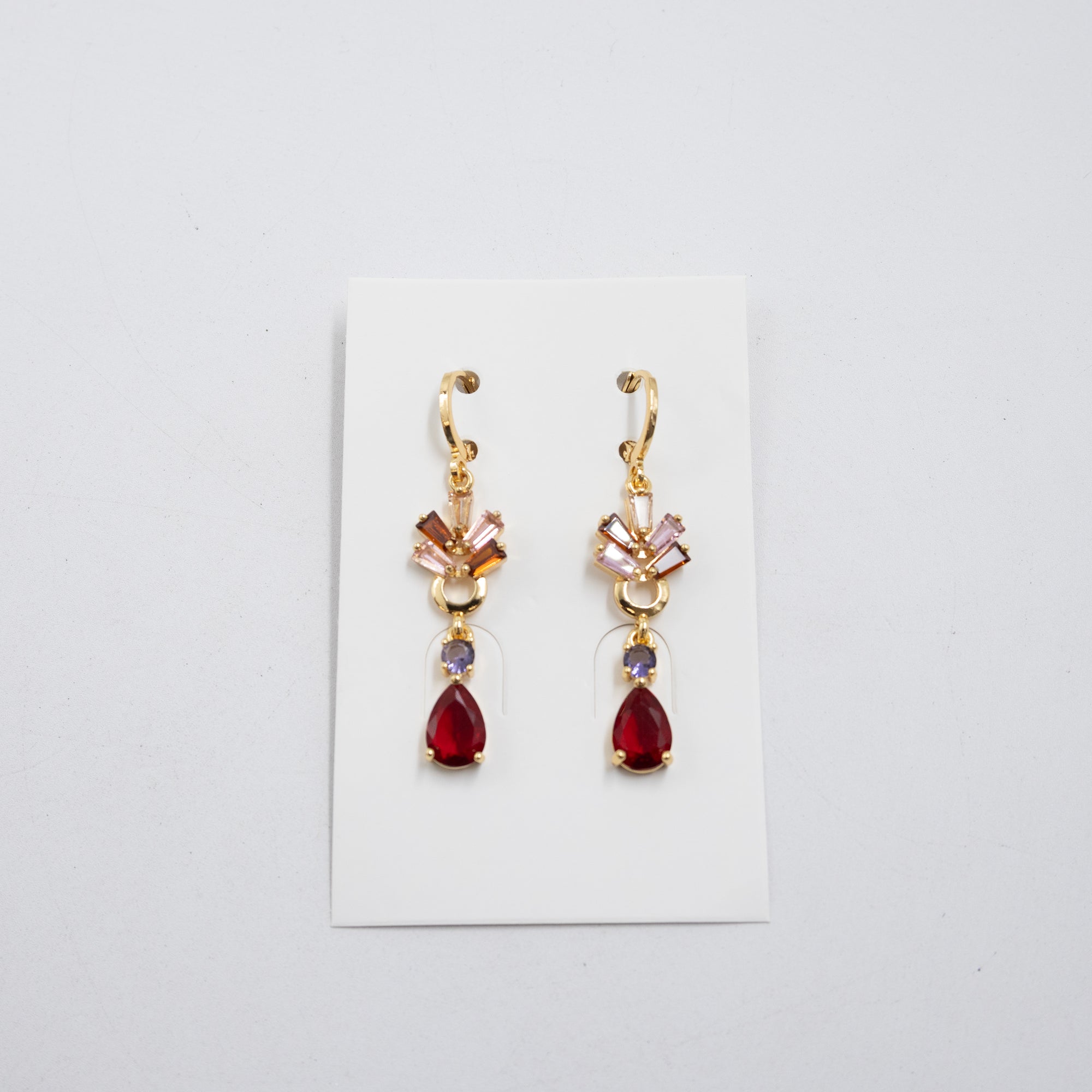 Aretes Largos Dorados con piedras M5 Oro Laminado