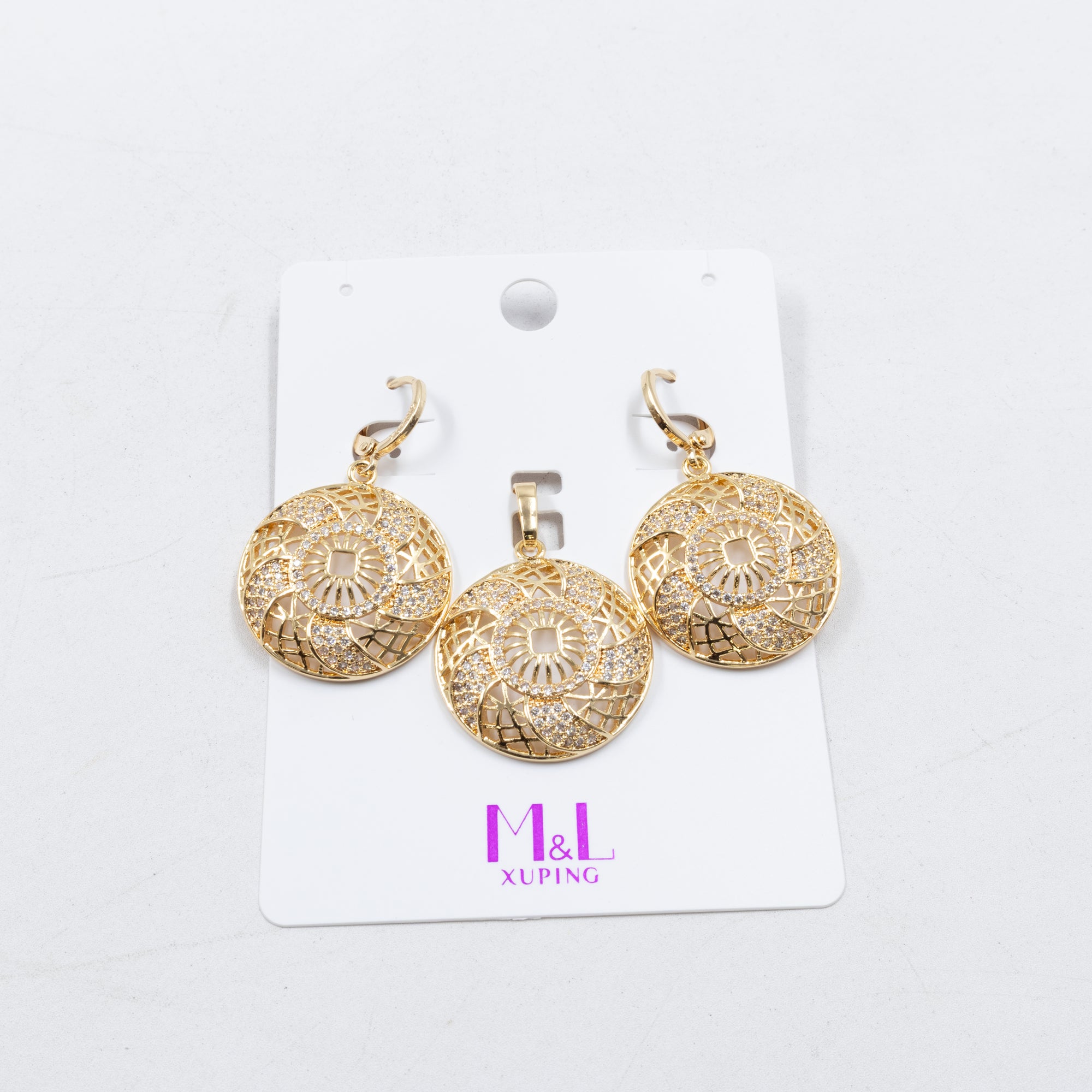 Conjunto de de Aretes y Dije M10 Oro Laminado