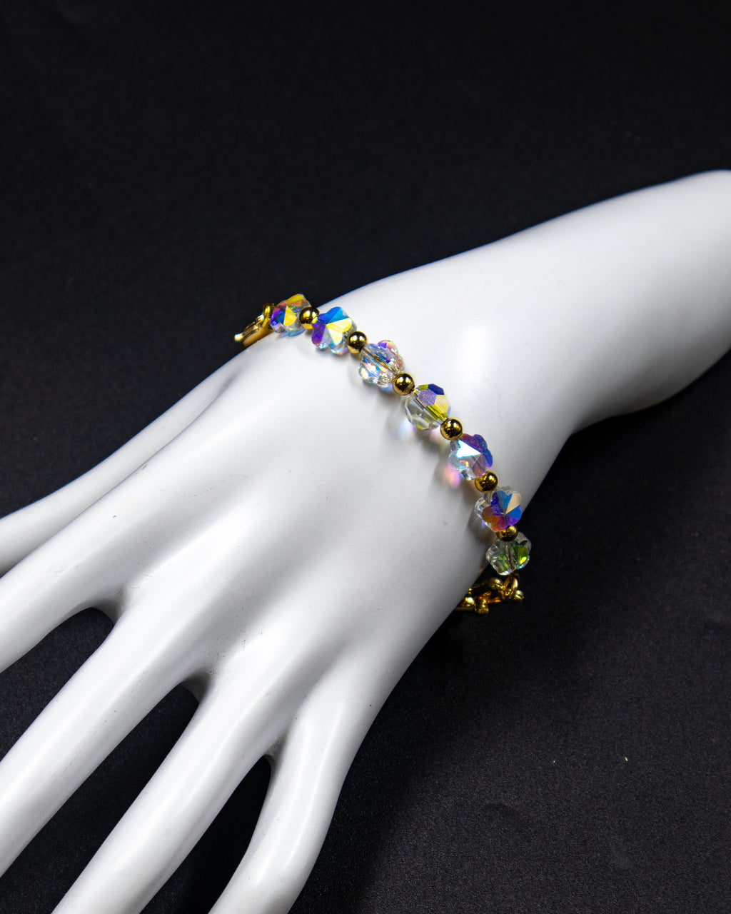 Pulsera con dijes tornasol - M2 Oro Laminado