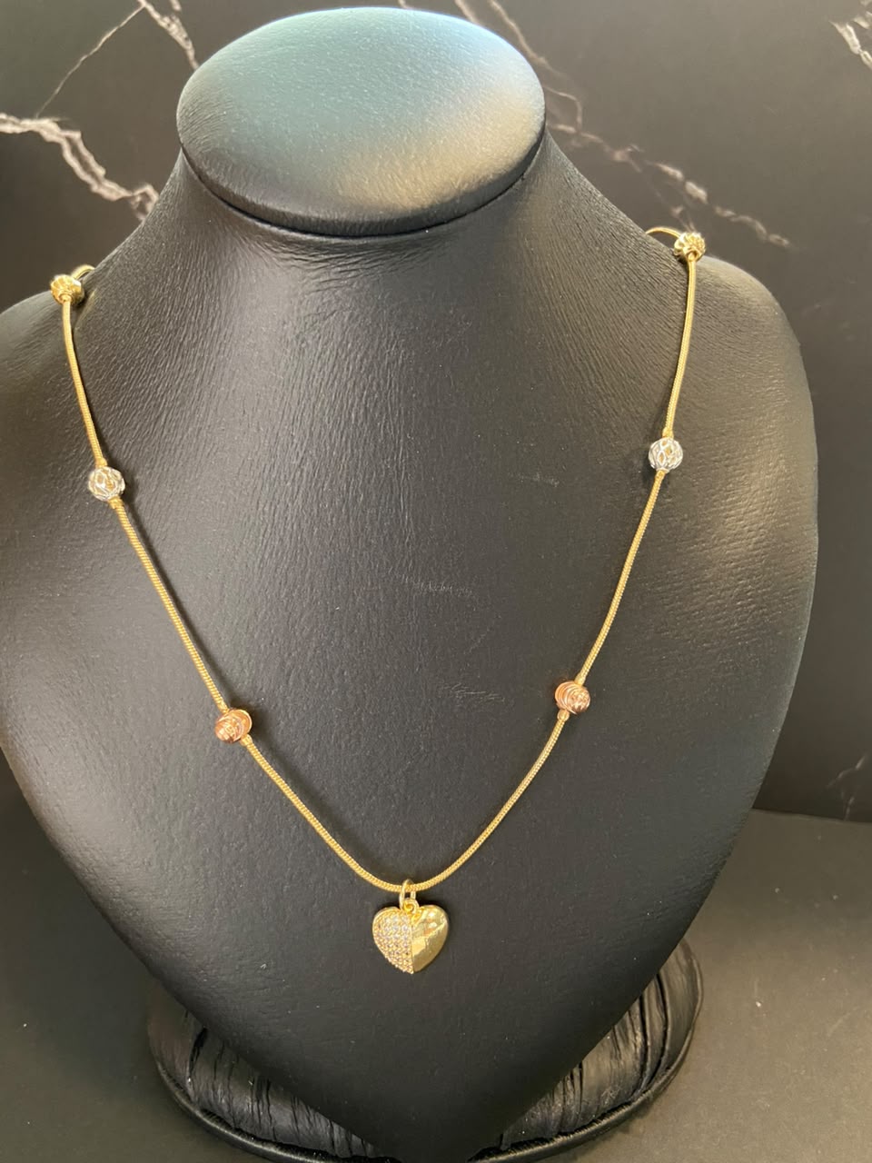 [12/SEPTIEMBRE/26] Collar Dorado de Tres colores con Dije M2 Oro Laminado