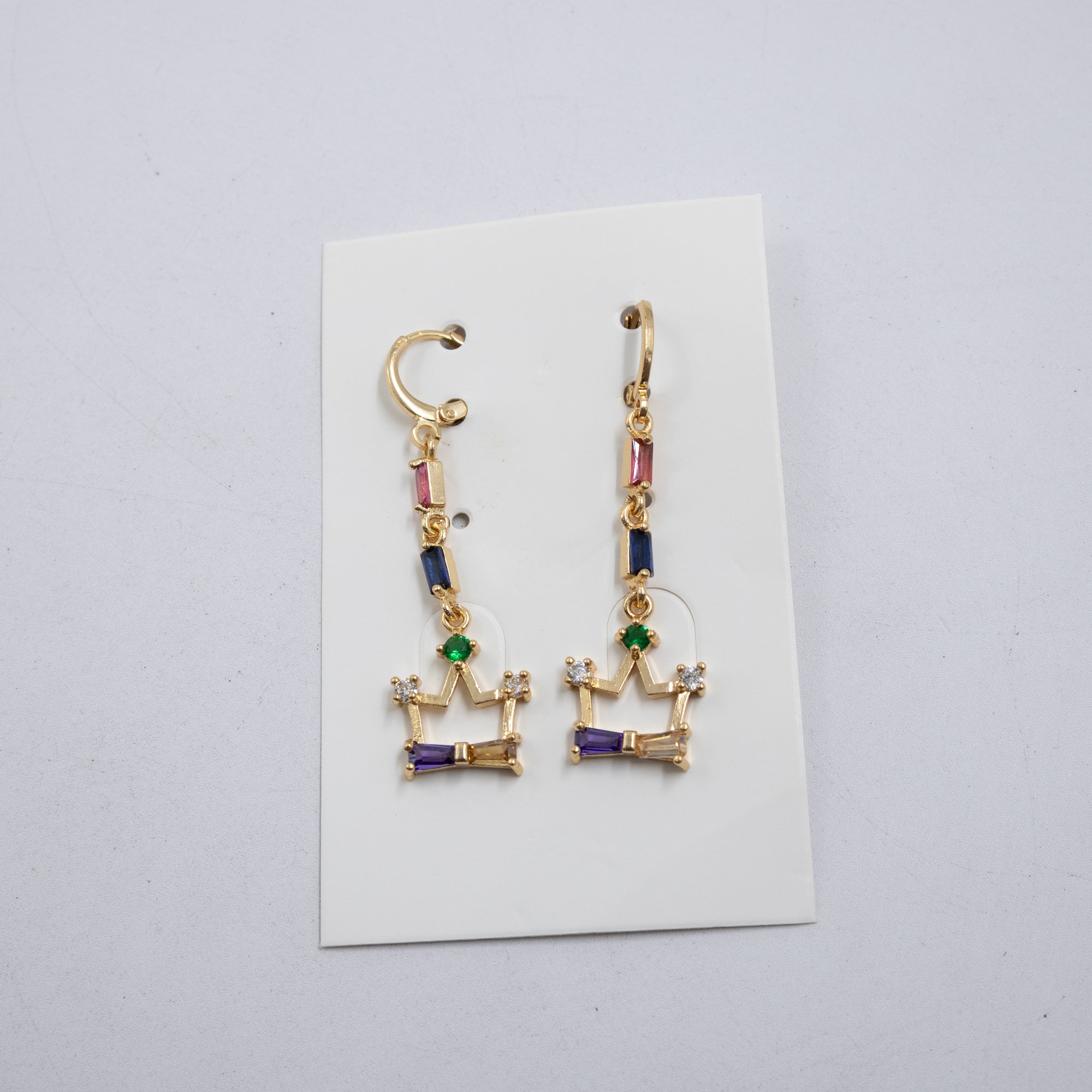 Aretes Largos Dorados con piedras M3 Oro Laminado