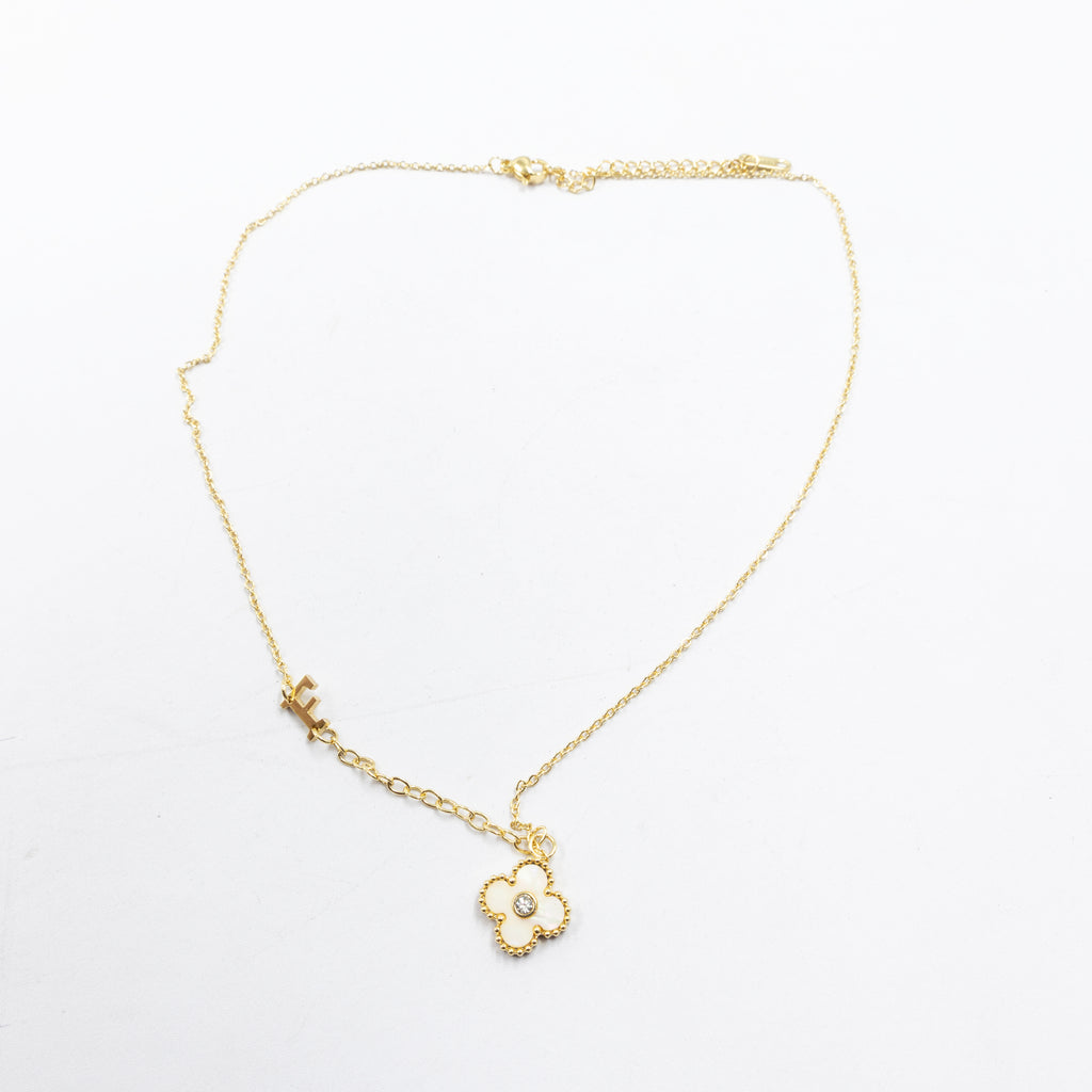 Collar de Dije de Trebol y letra D,E,F  M2 Oro Laminado