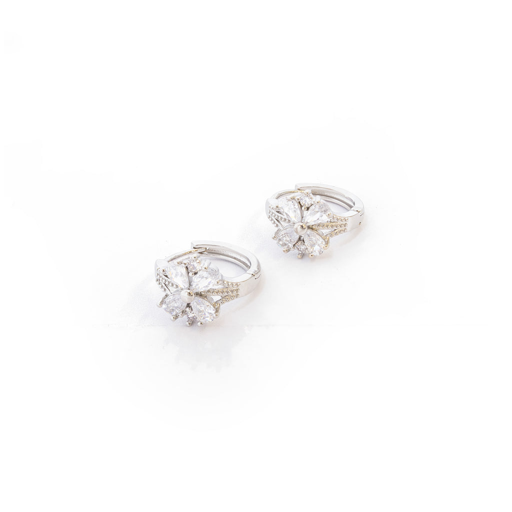 Aretes Plateados Huggies con Piedras Blancas M2 Oro Laminado