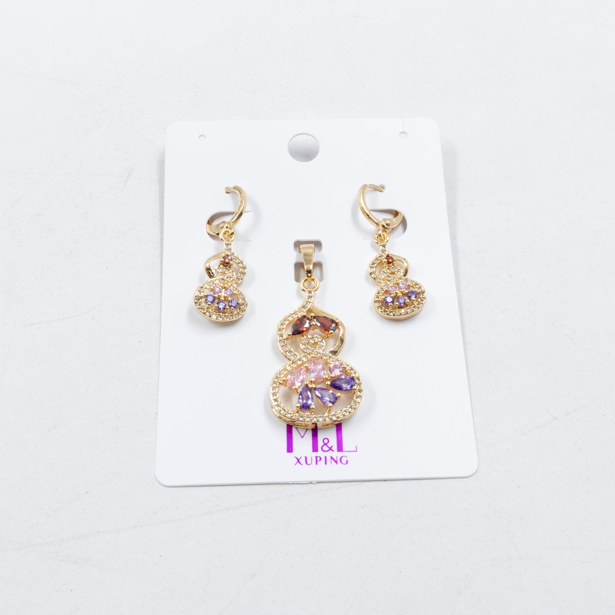 Conjunto de de Aretes y Dije M10 Oro Laminado
