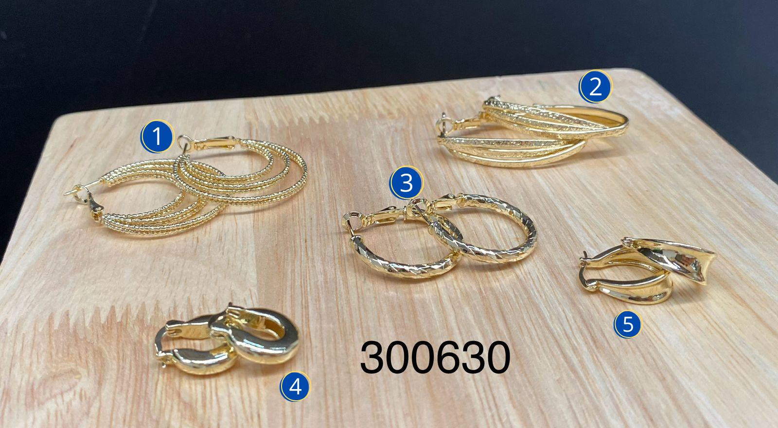 Arracadas Doradas M16 Oro Laminado