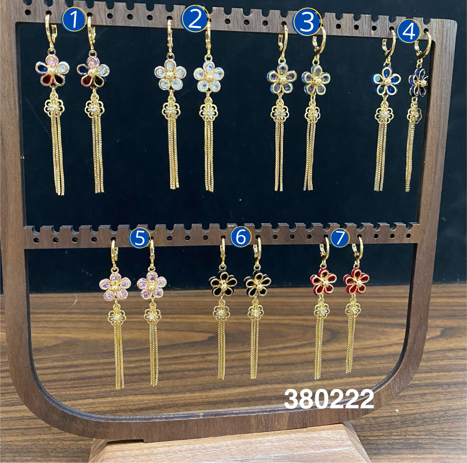 Aretes Largos Dorados con Piedras M4 Oro Laminado 27/03/26