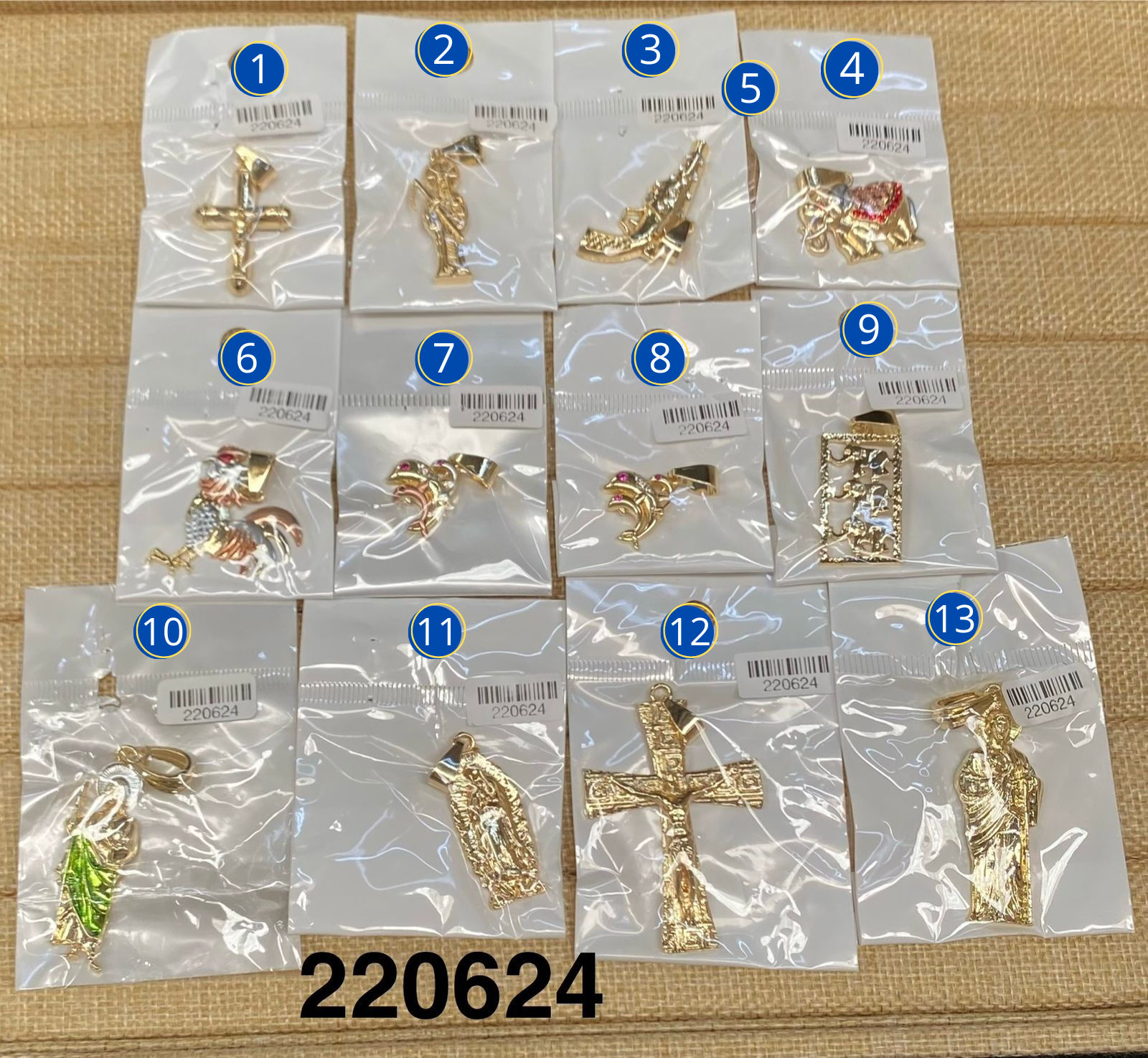 Dijes Dorados M5 Oro Laminado
