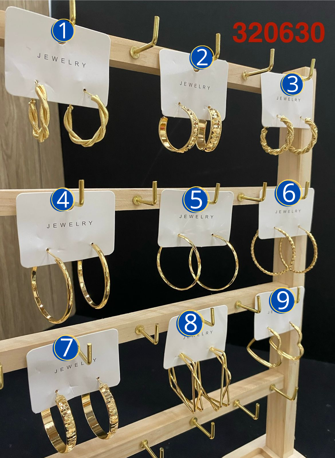 Aretes Dorados diferentes formas M8 Oro Laminado