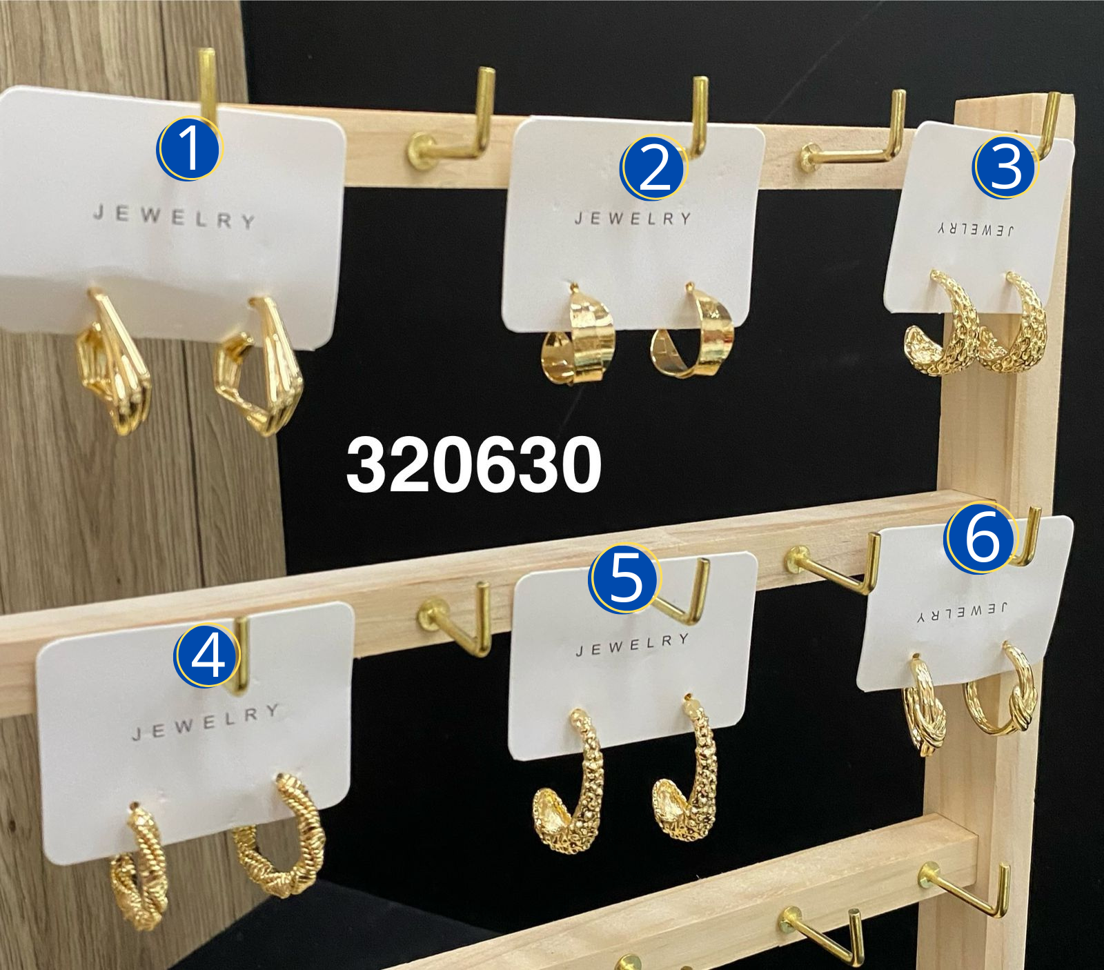 Aretes Dorados diferentes formas M13 Oro Laminado