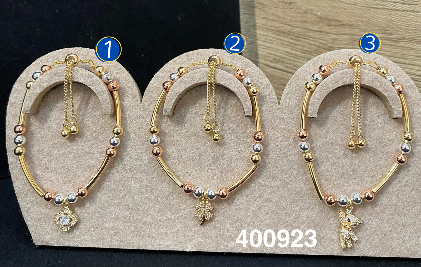 Pulseras Doradas con Dije M7 Oro Laminado 03/03/26