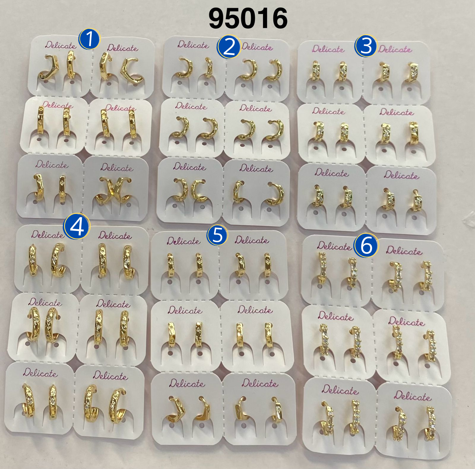 Paquete de 6 pares de Aretes Dorados M2 Oro Laminado