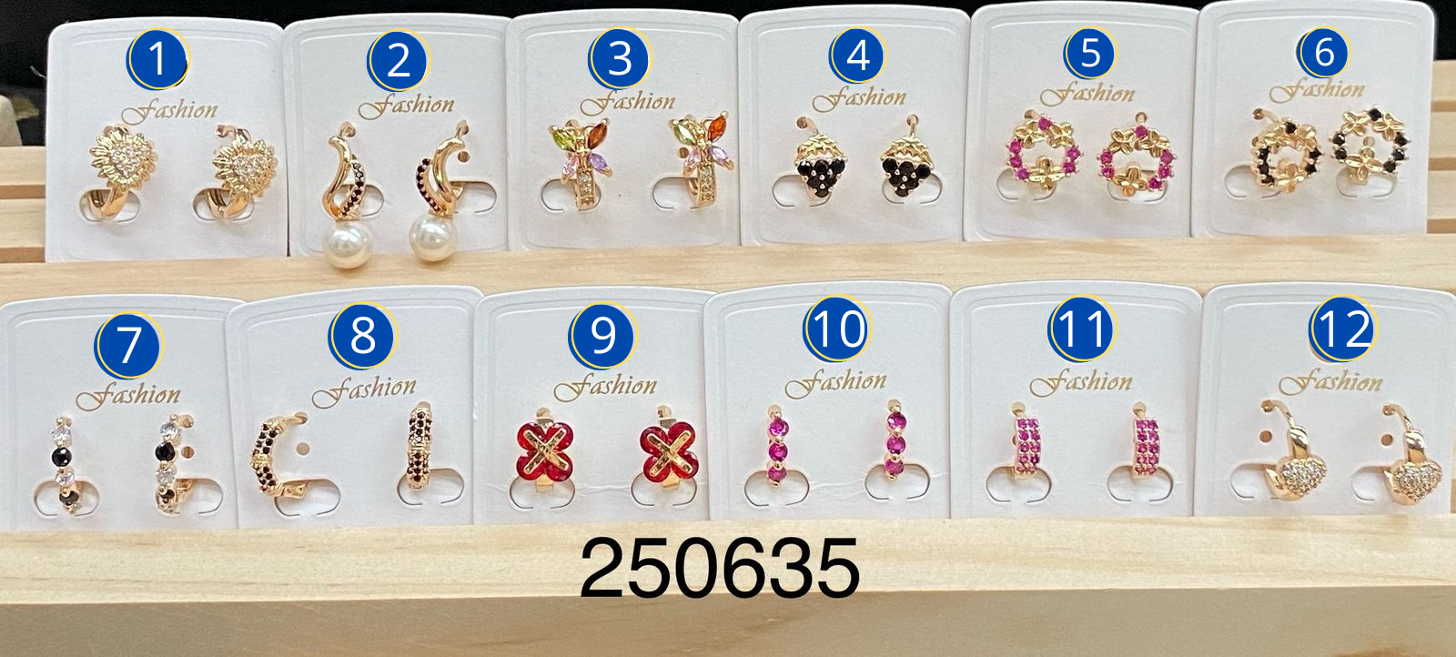 Aretes Dorados diferentes formas M22 Oro Laminado